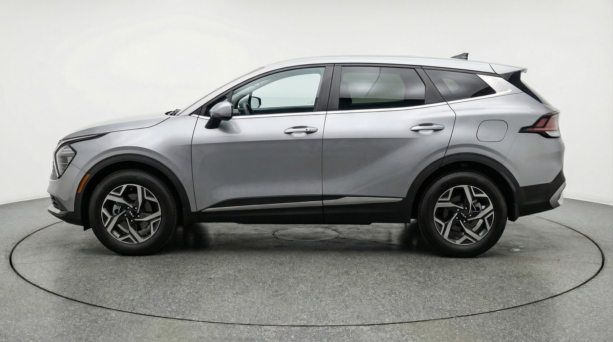 Thumbnail: 2025 Kia Sportage - 5