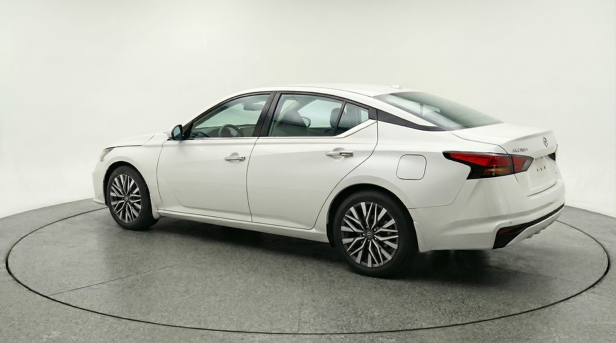 Thumbnail: 2025 Nissan Altima - 5