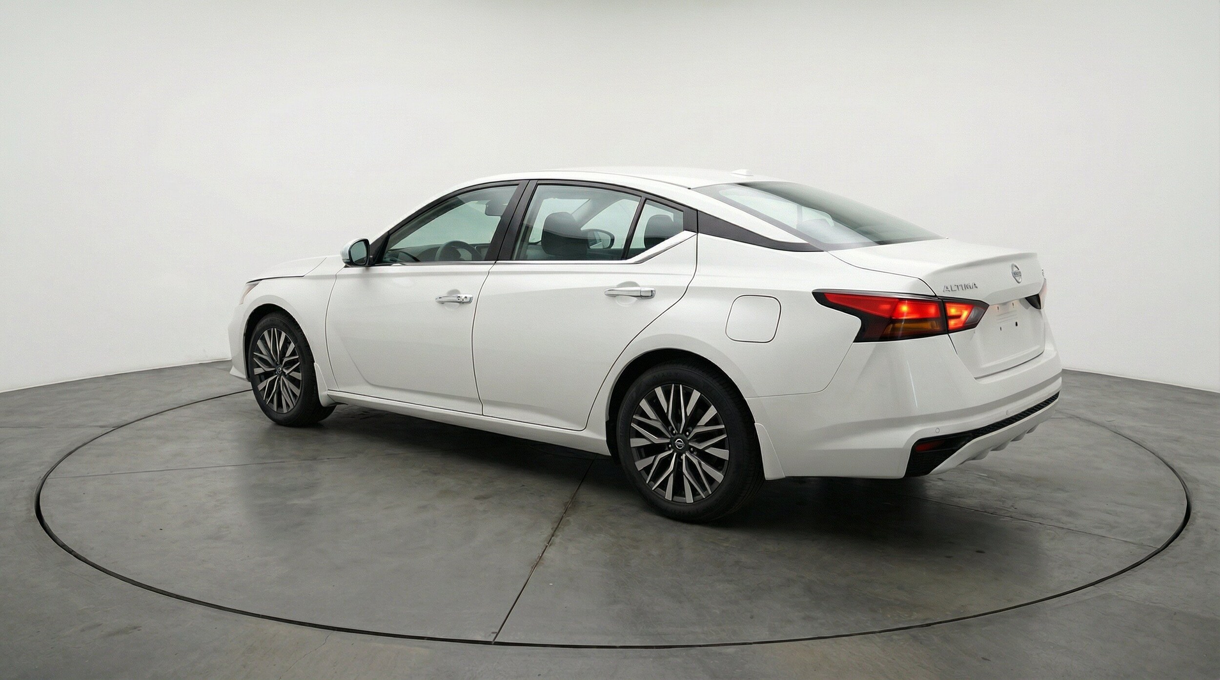 Thumbnail: 2025 Nissan Altima - 6