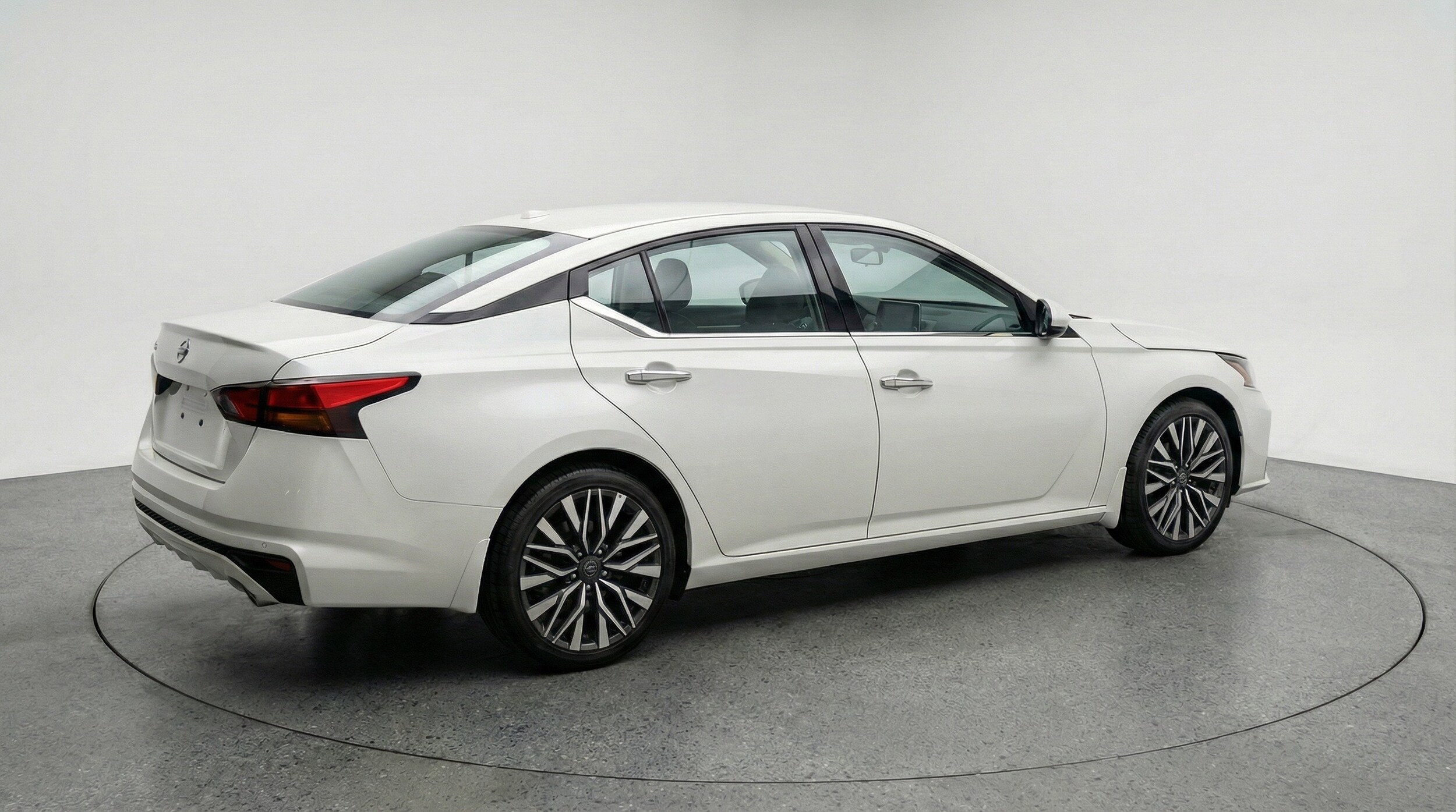 Thumbnail: 2025 Nissan Altima - 9