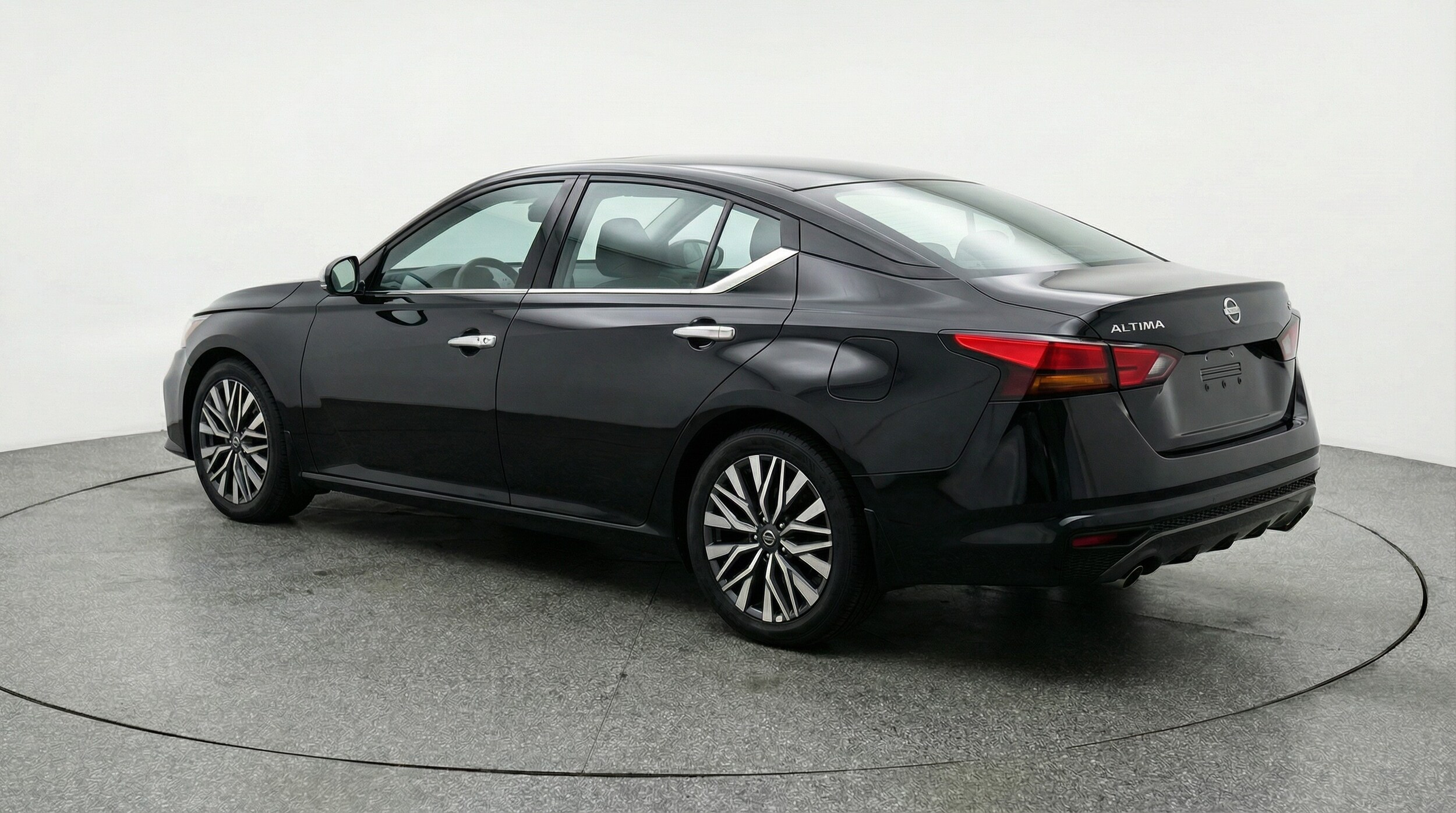 Thumbnail: 2025 Nissan Altima - 5