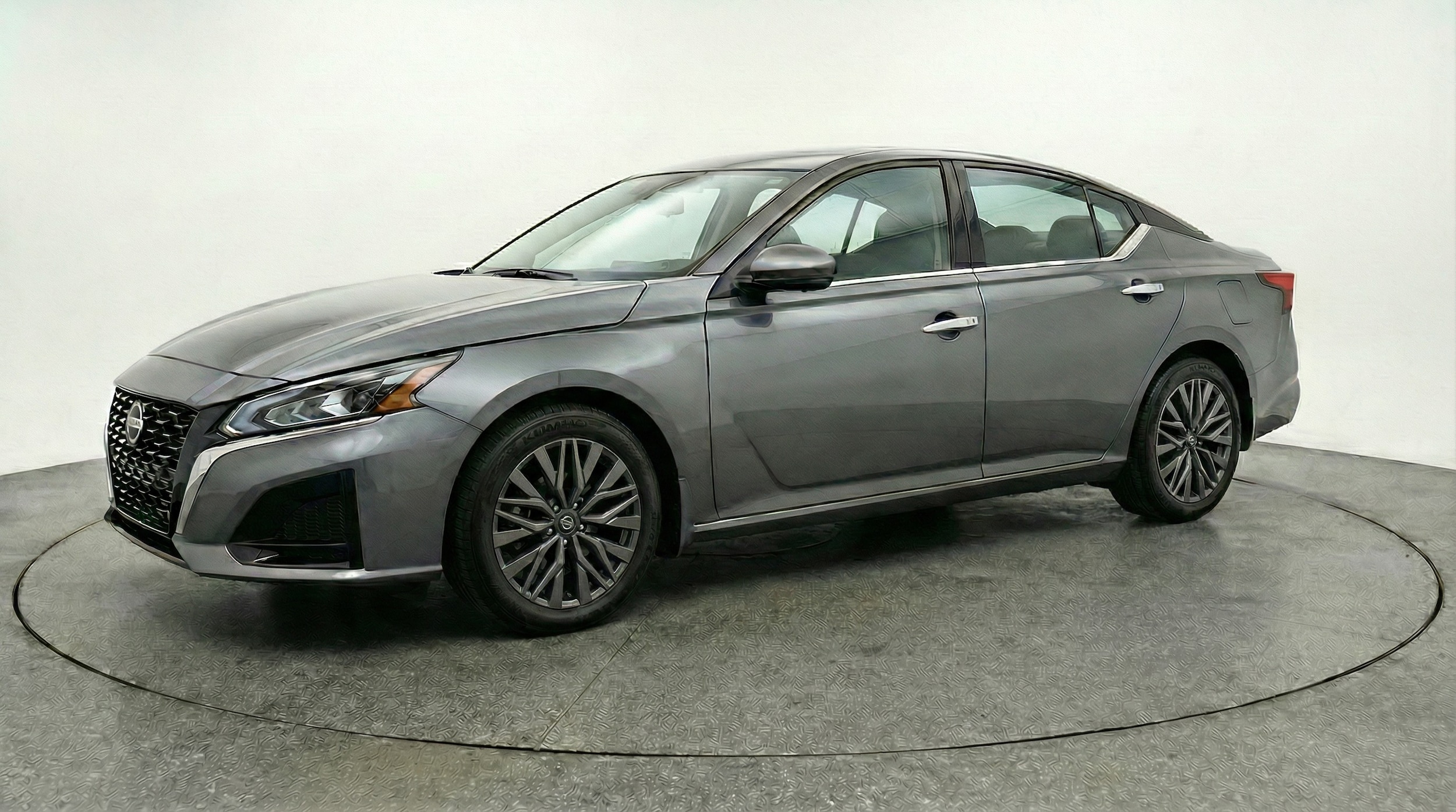 Thumbnail: 2025 Nissan Altima - 3