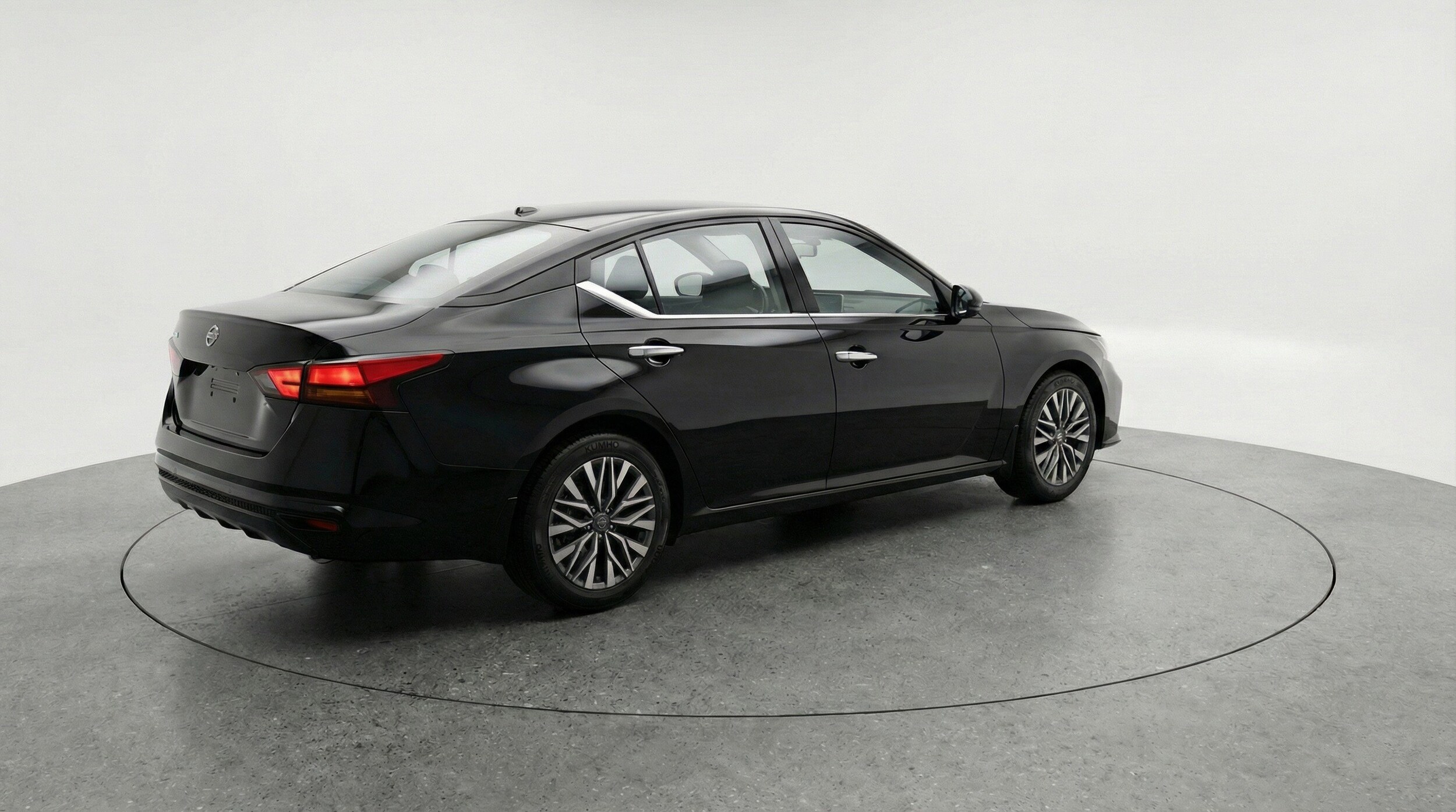 Thumbnail: 2025 Nissan Altima - 9