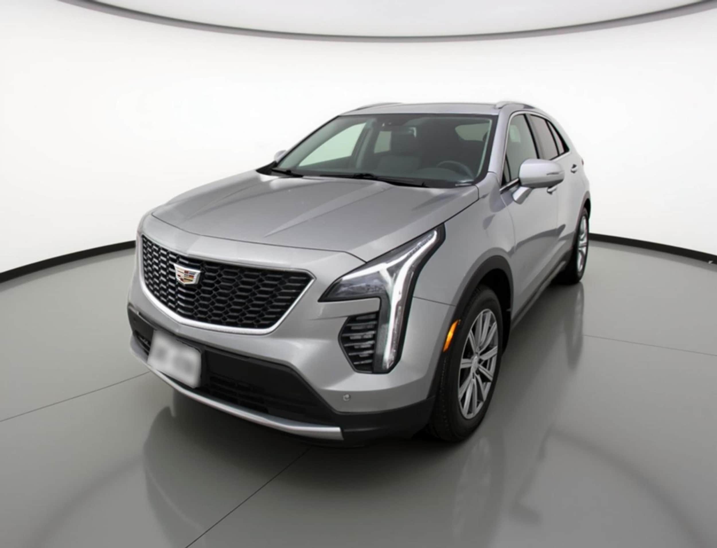 Thumbnail: 2023 Cadillac XT4 - 3