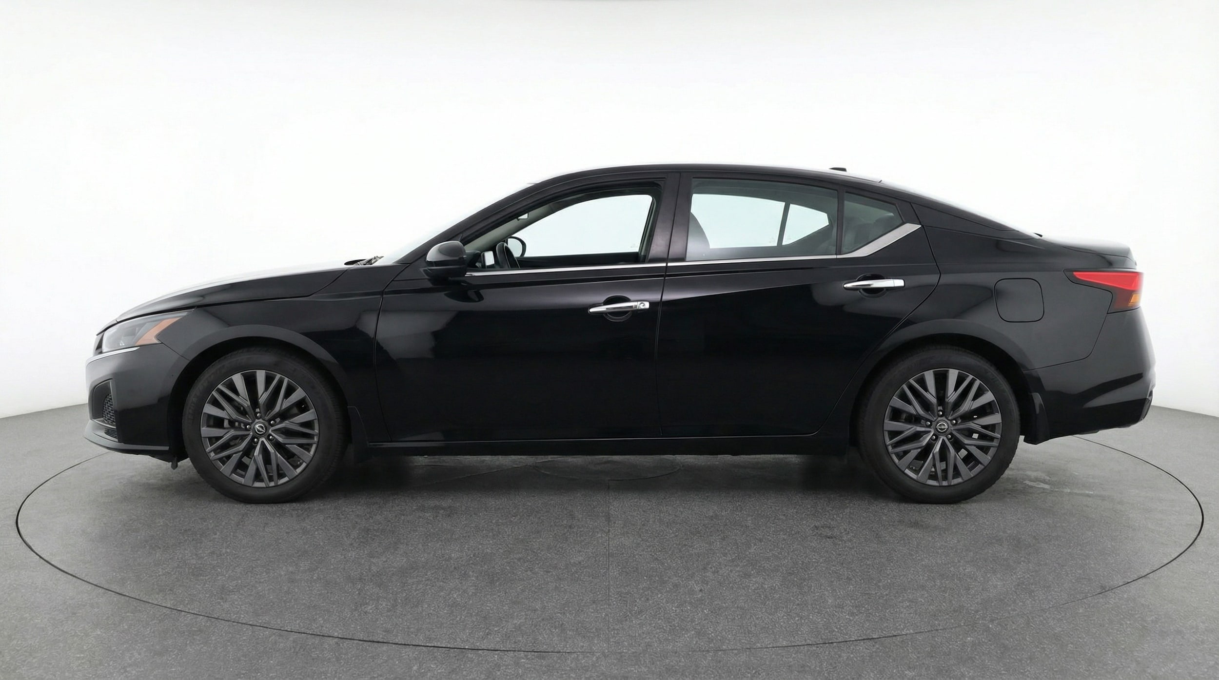 Thumbnail: 2025 Nissan Altima - 4