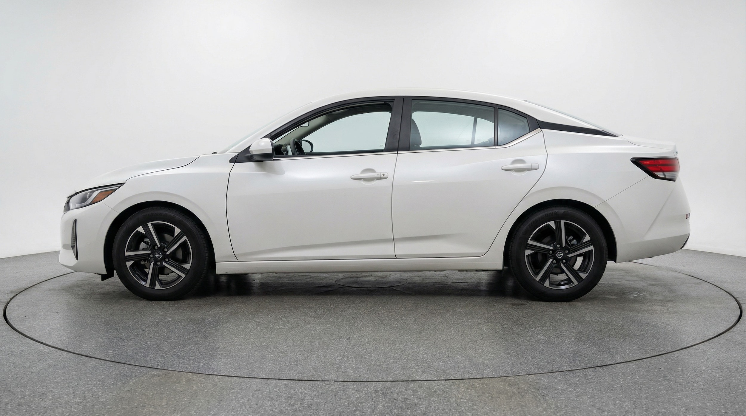 Thumbnail: 2025 Nissan Sentra - 4