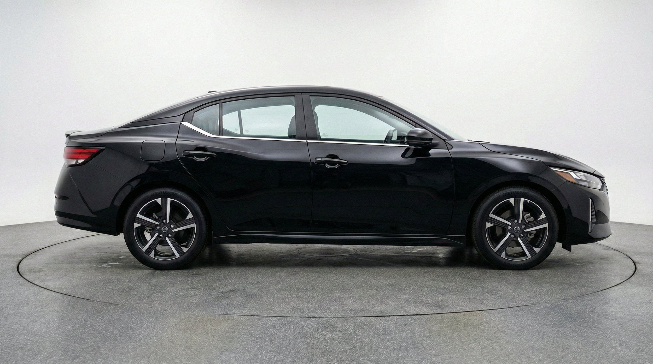 Thumbnail: 2025 Nissan Sentra - 10