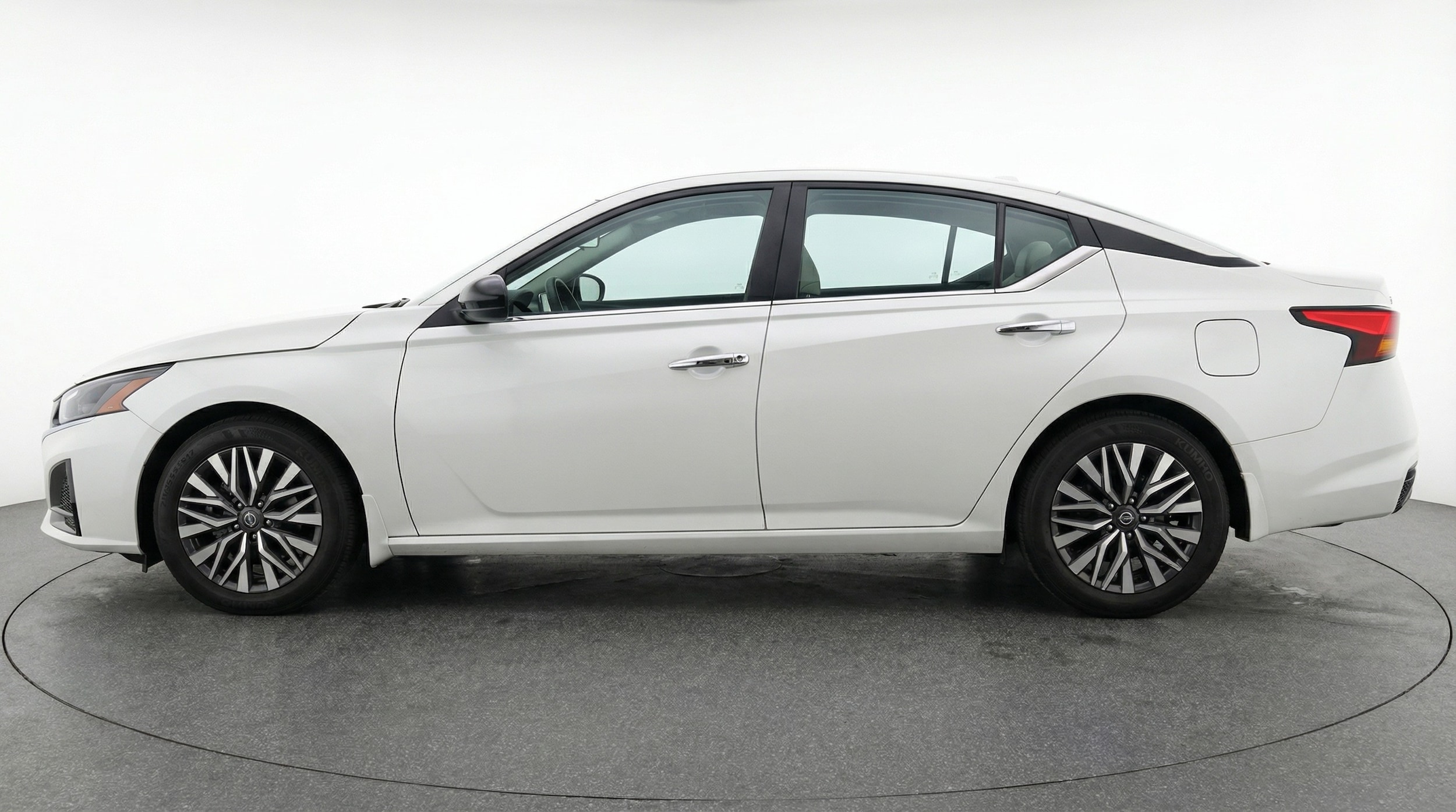 Thumbnail: 2025 Nissan Altima - 4