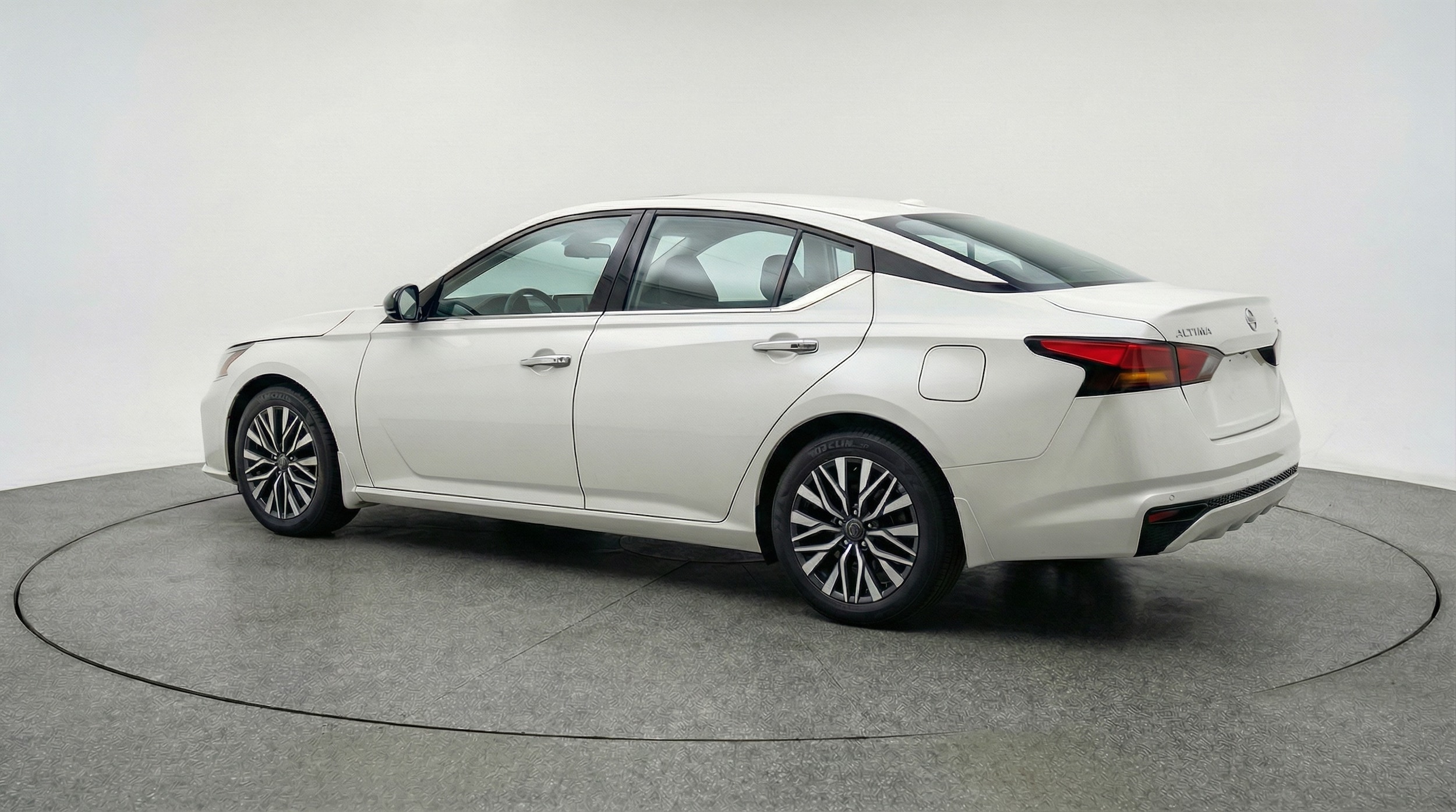 Thumbnail: 2025 Nissan Altima - 5