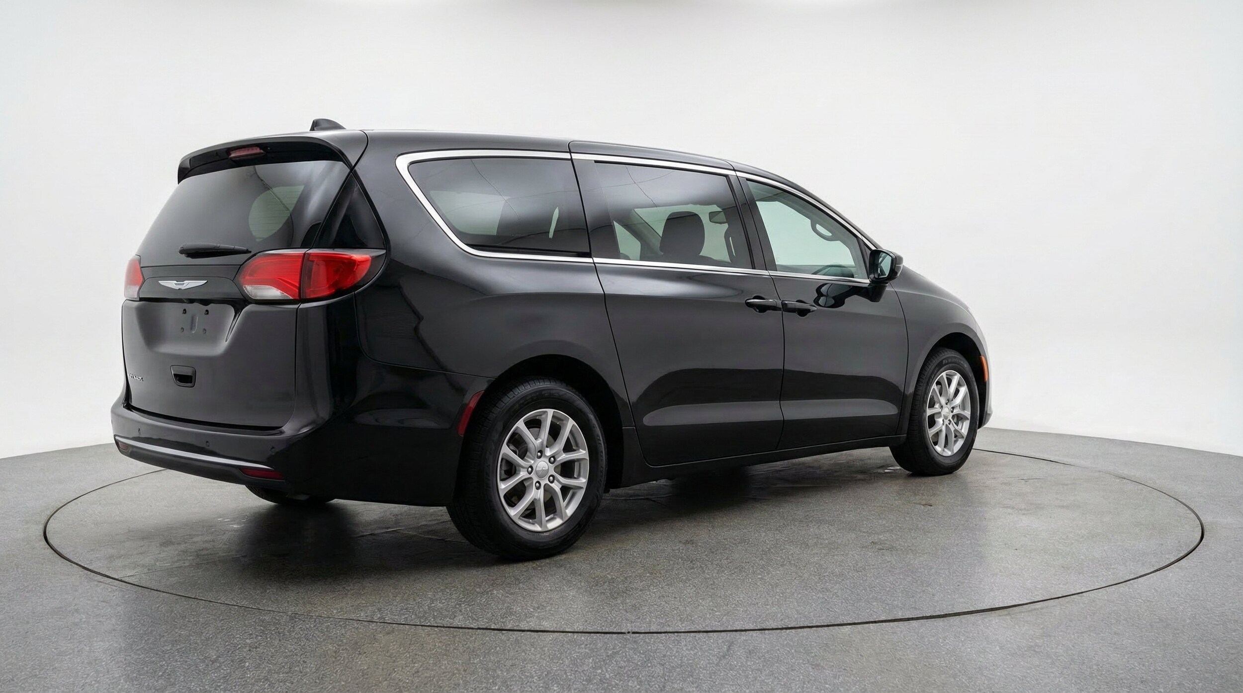 Thumbnail: 2024 Chrysler Voyager - 9