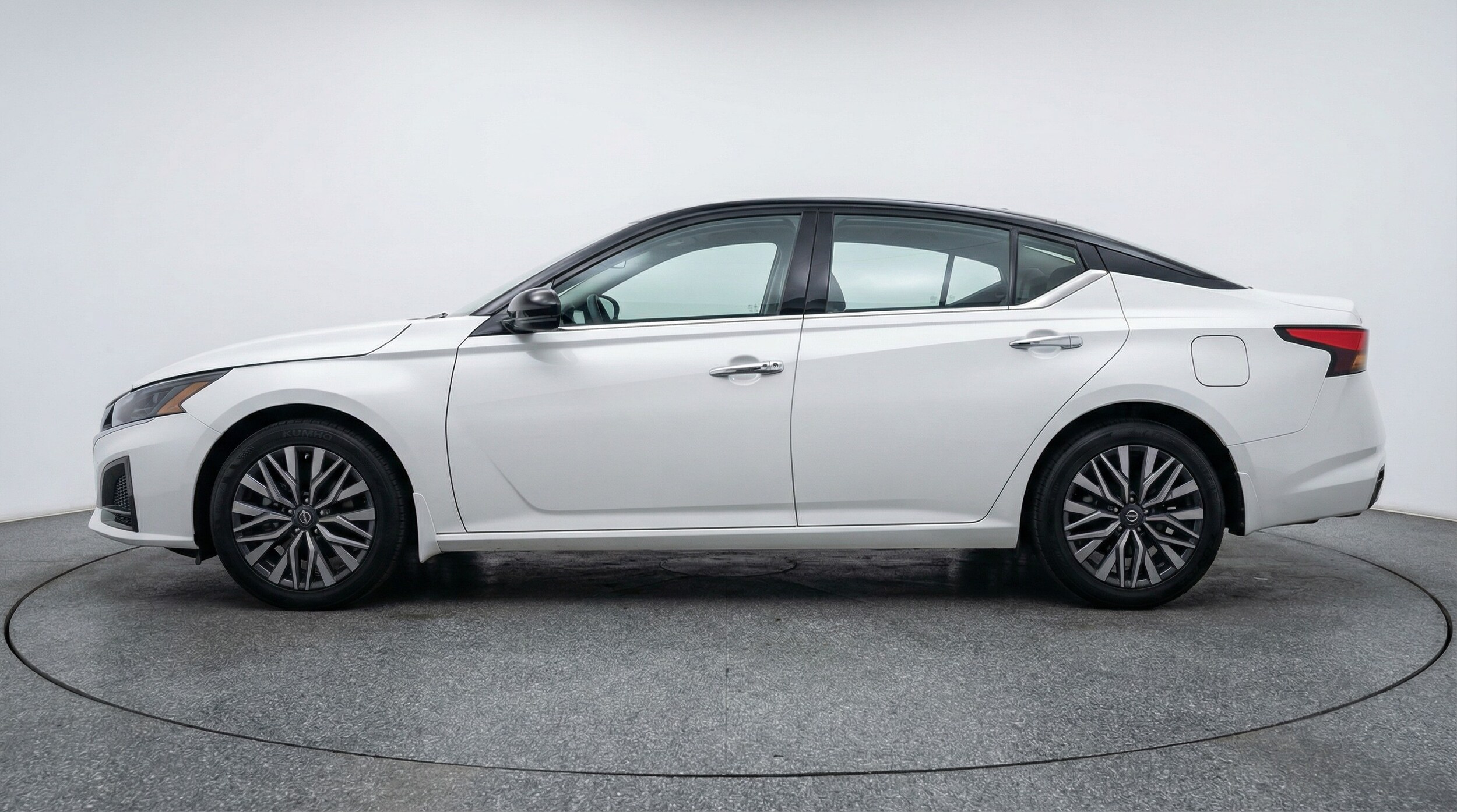 Thumbnail: 2025 Nissan Altima - 4