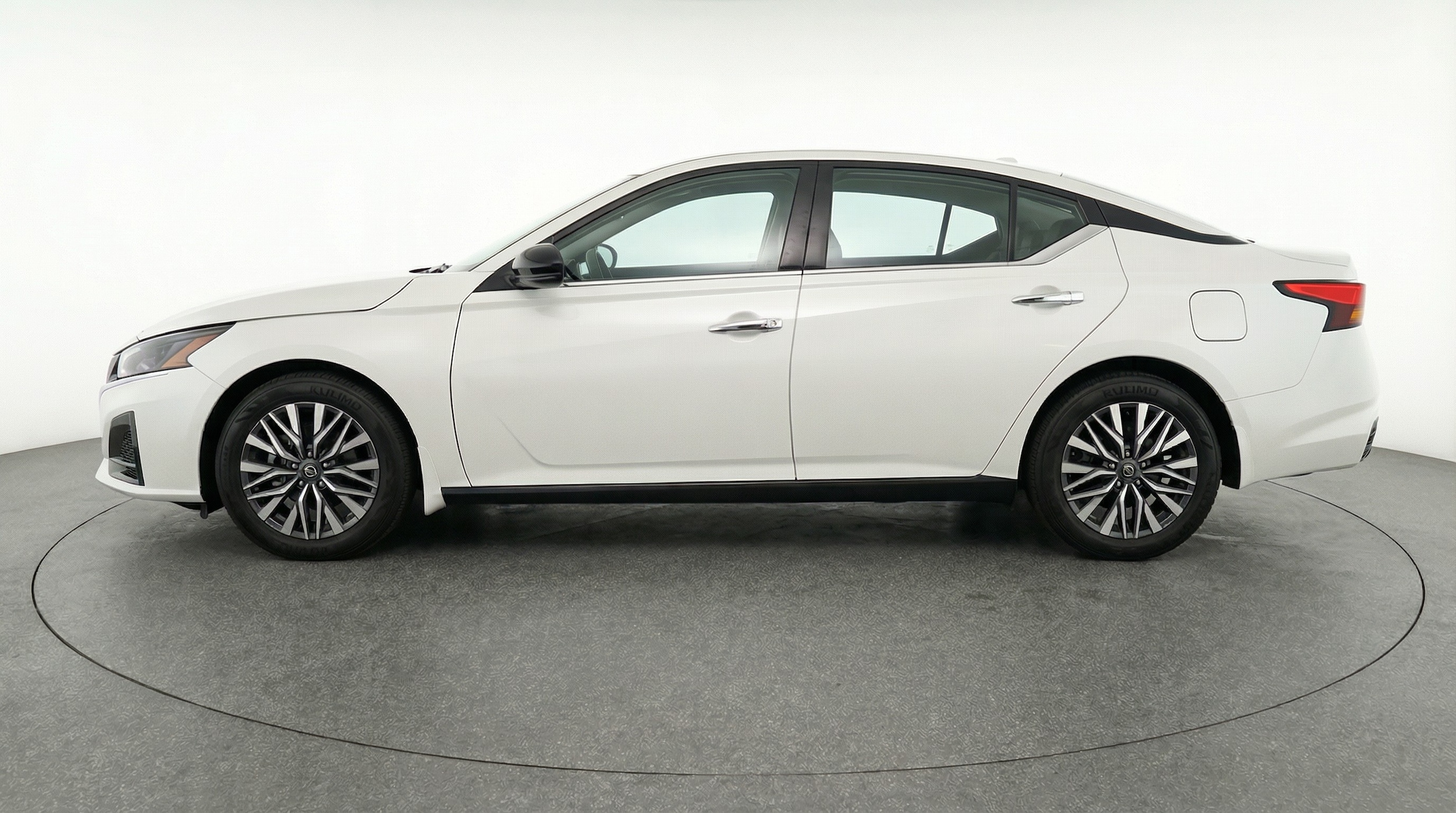 Thumbnail: 2025 Nissan Altima - 4