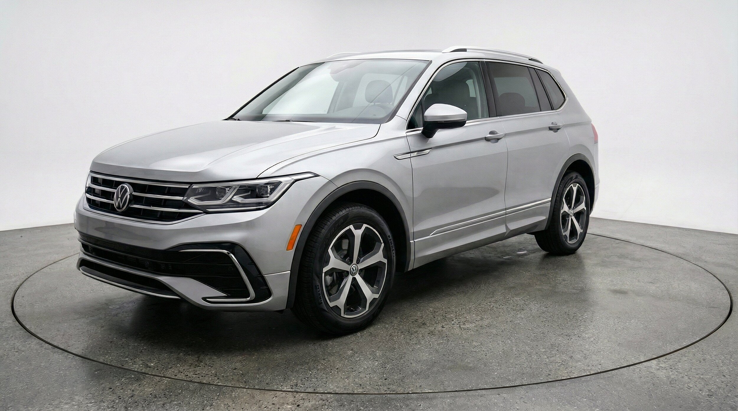 Thumbnail: 2026 Volkswagen Tiguan - 3
