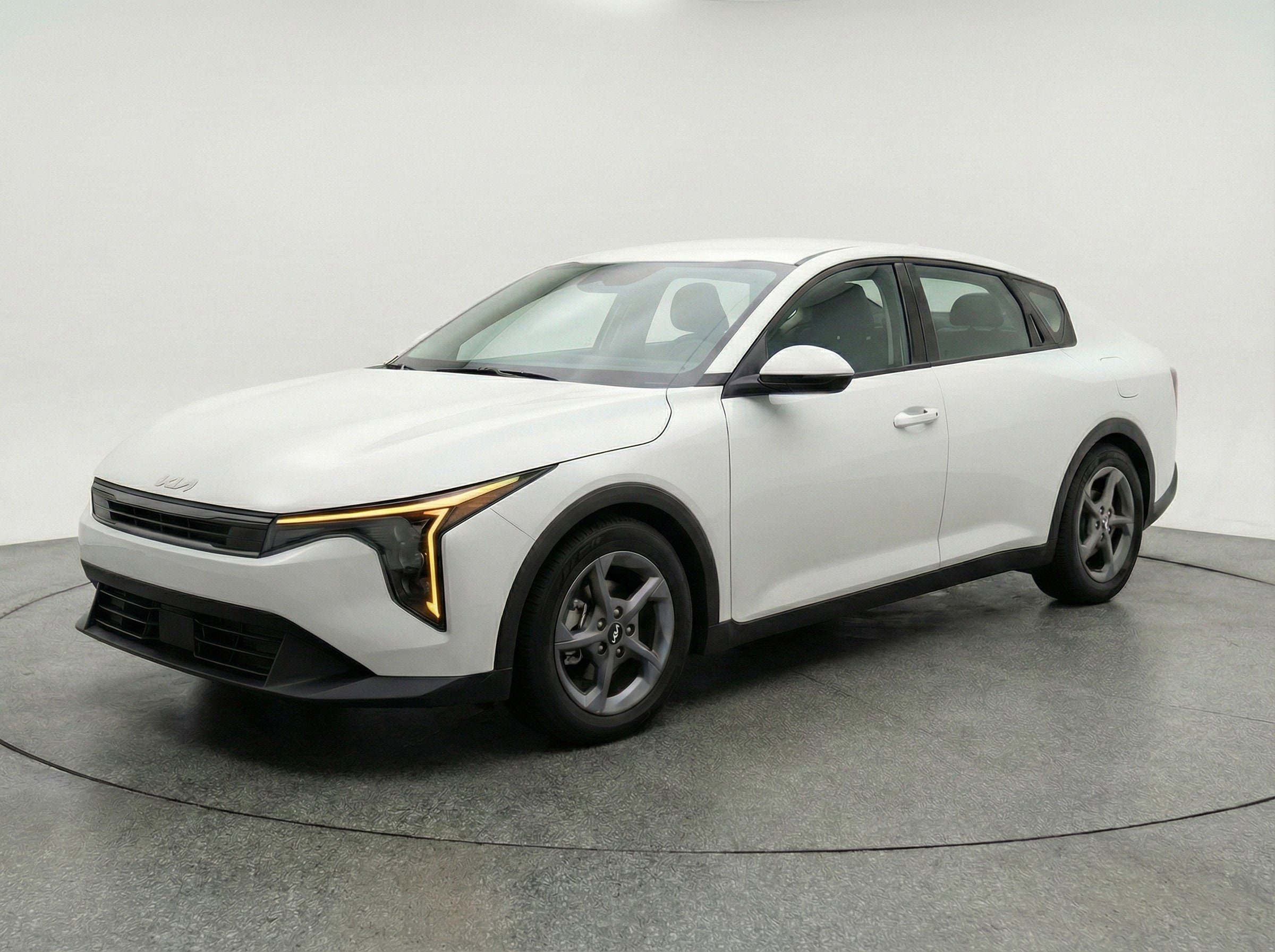 Thumbnail: 2025 Kia K4 - 3