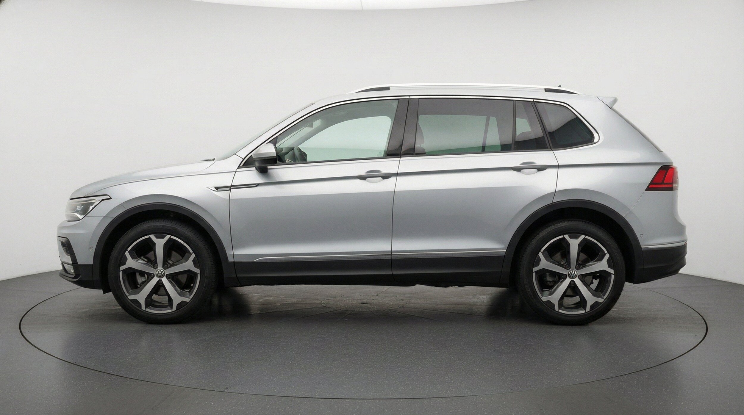 Thumbnail: 2026 Volkswagen Tiguan - 5