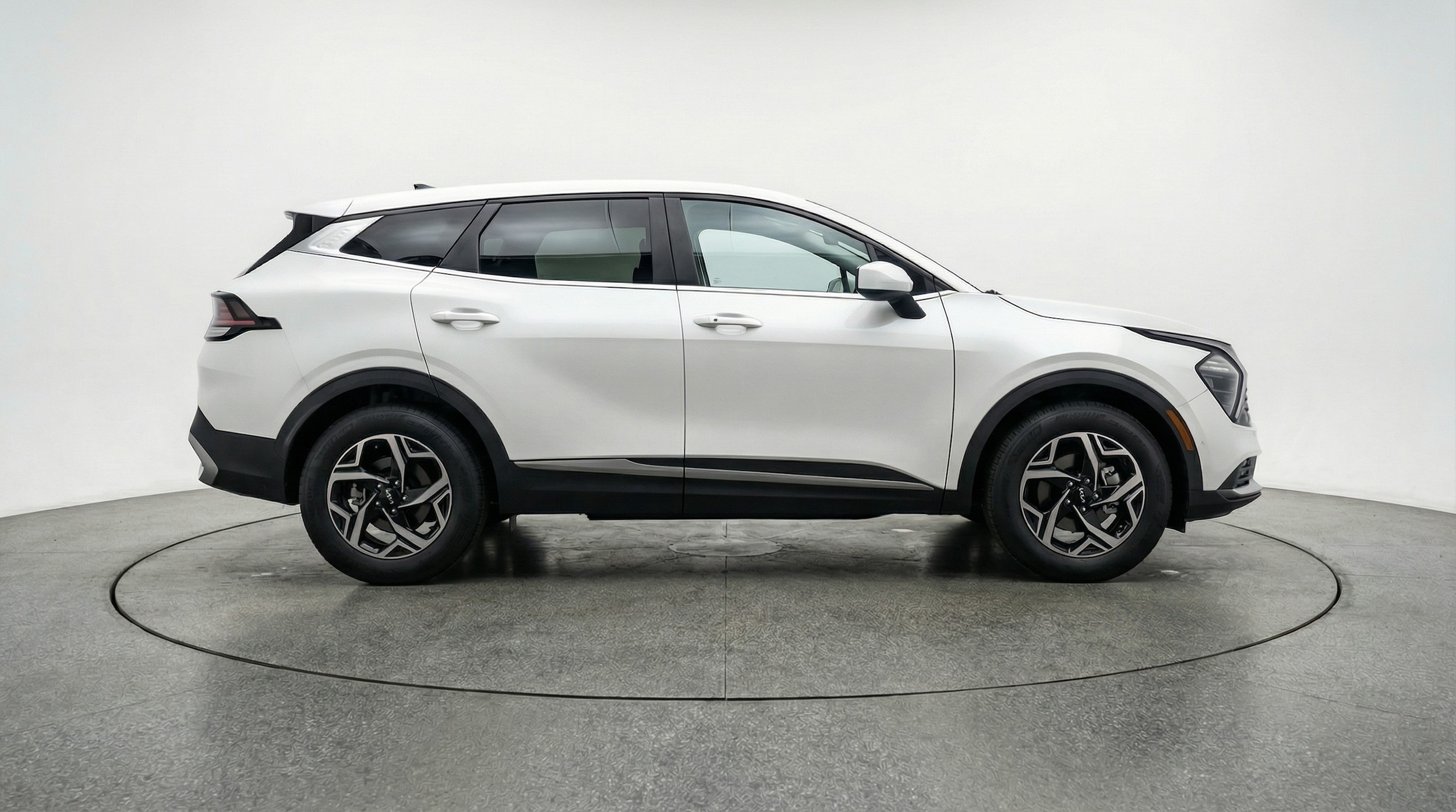 Thumbnail: 2025 Kia Sportage - 8