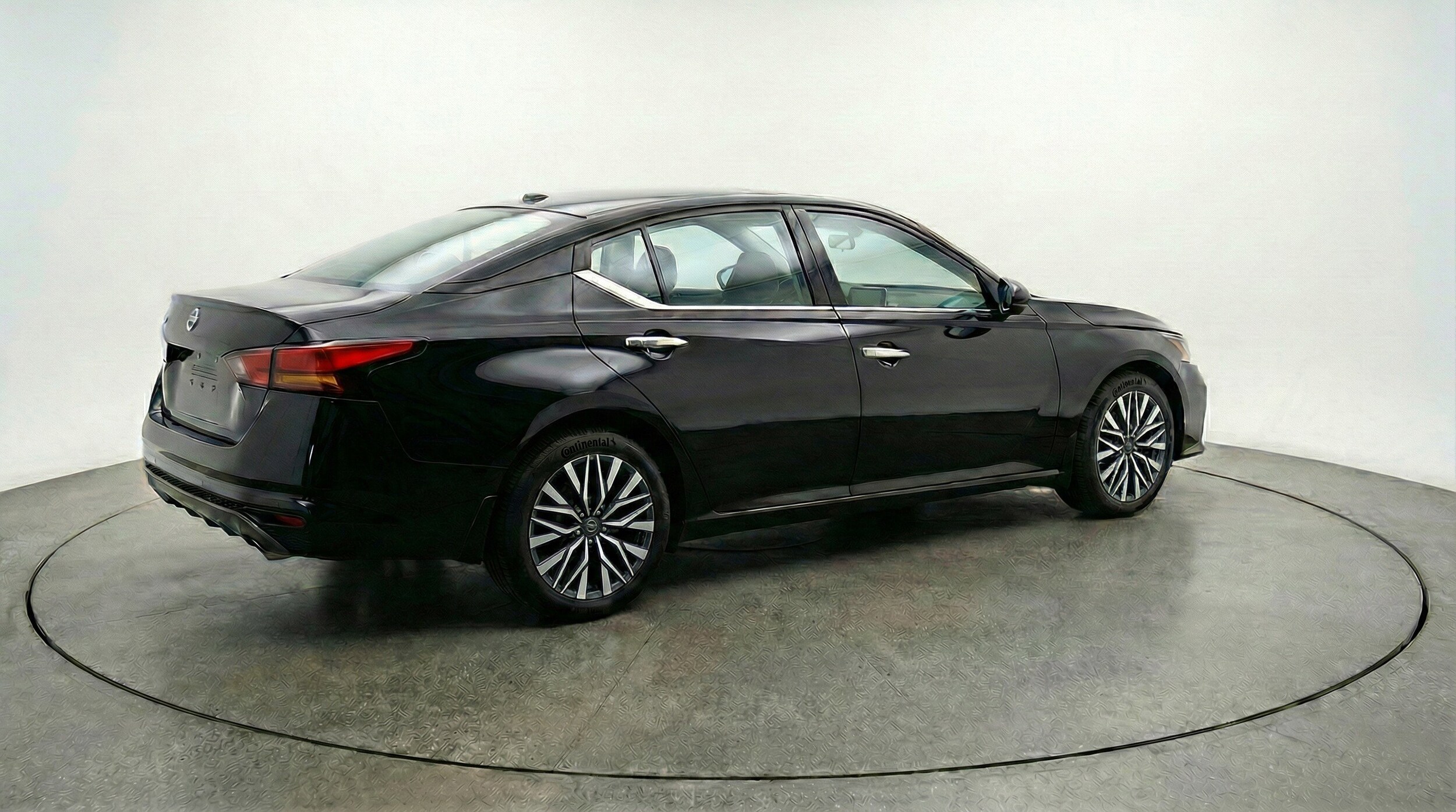 Thumbnail: 2025 Nissan Altima - 9