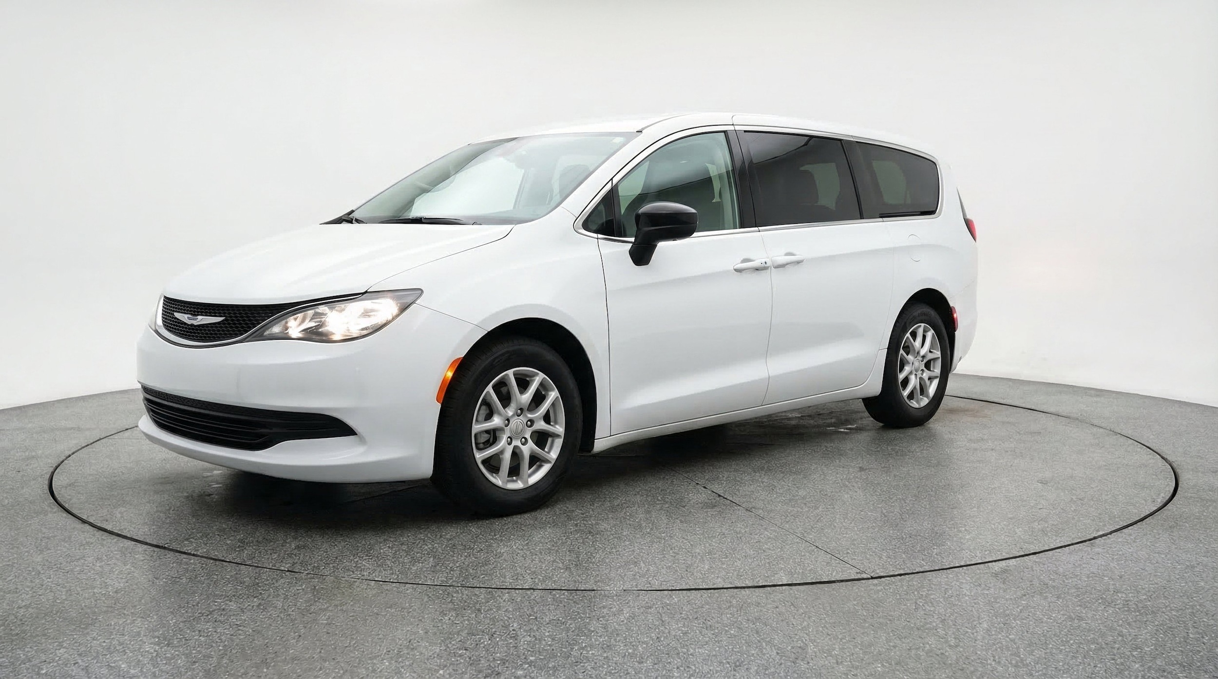 Thumbnail: 2024 Chrysler Voyager - 3