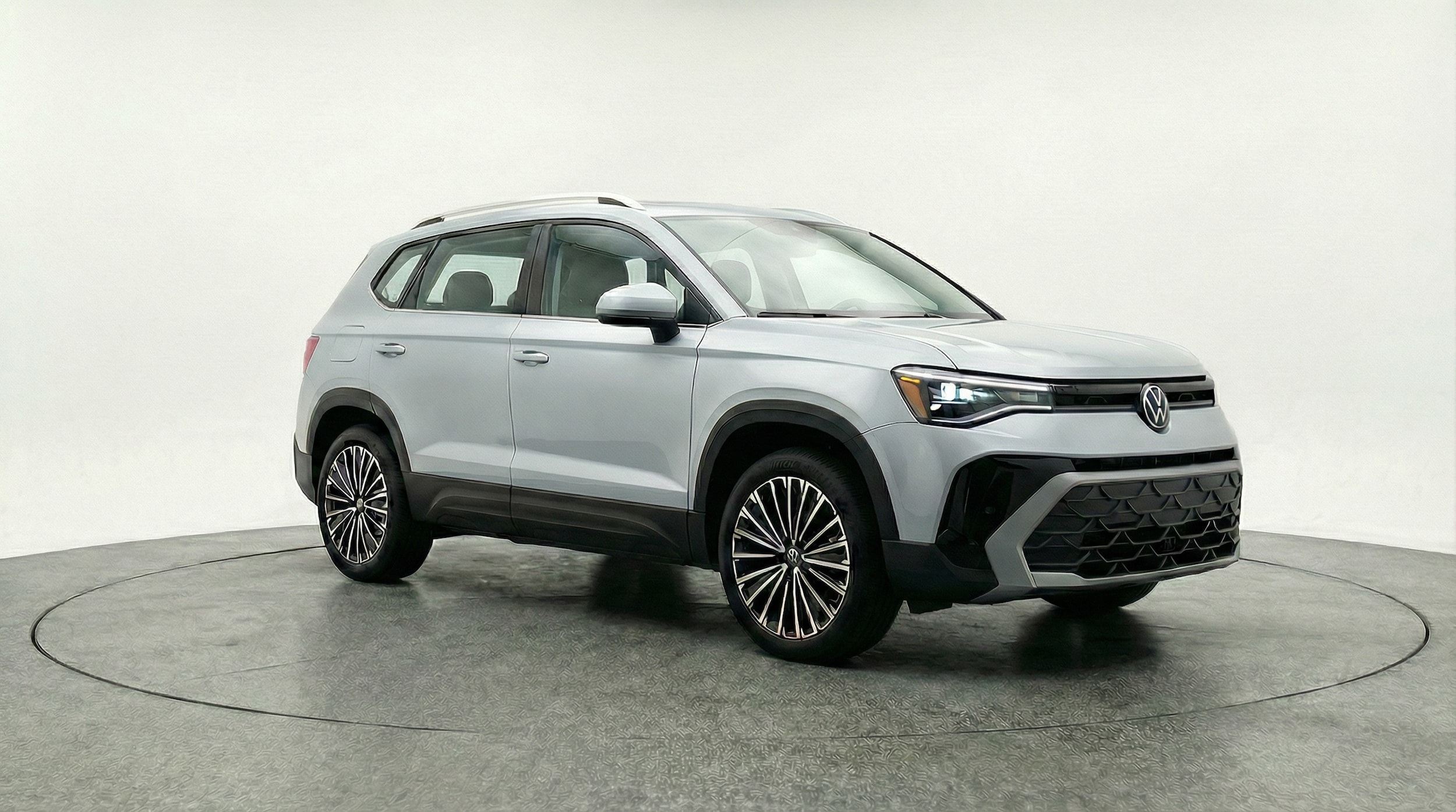 Thumbnail: 2025 Volkswagen Taos - 1