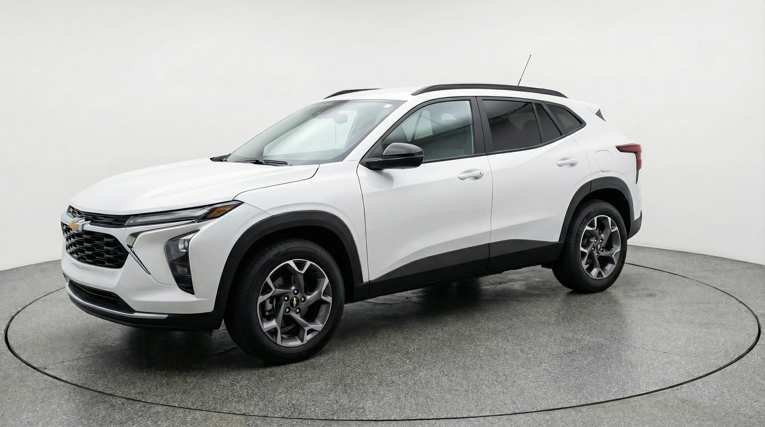 Thumbnail: 2025 Chevrolet Trax - 3