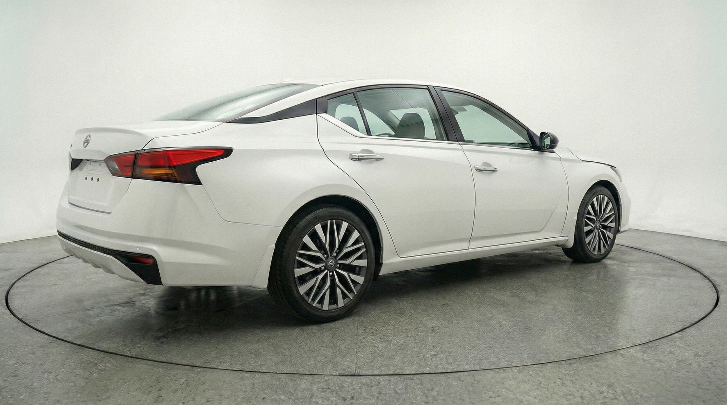 Thumbnail: 2025 Nissan Altima - 9