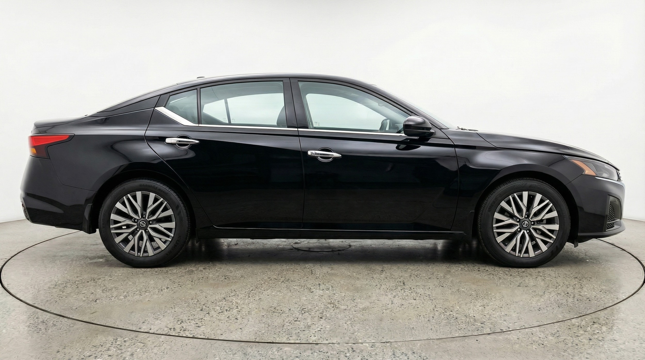 Thumbnail: 2025 Nissan Altima - 8