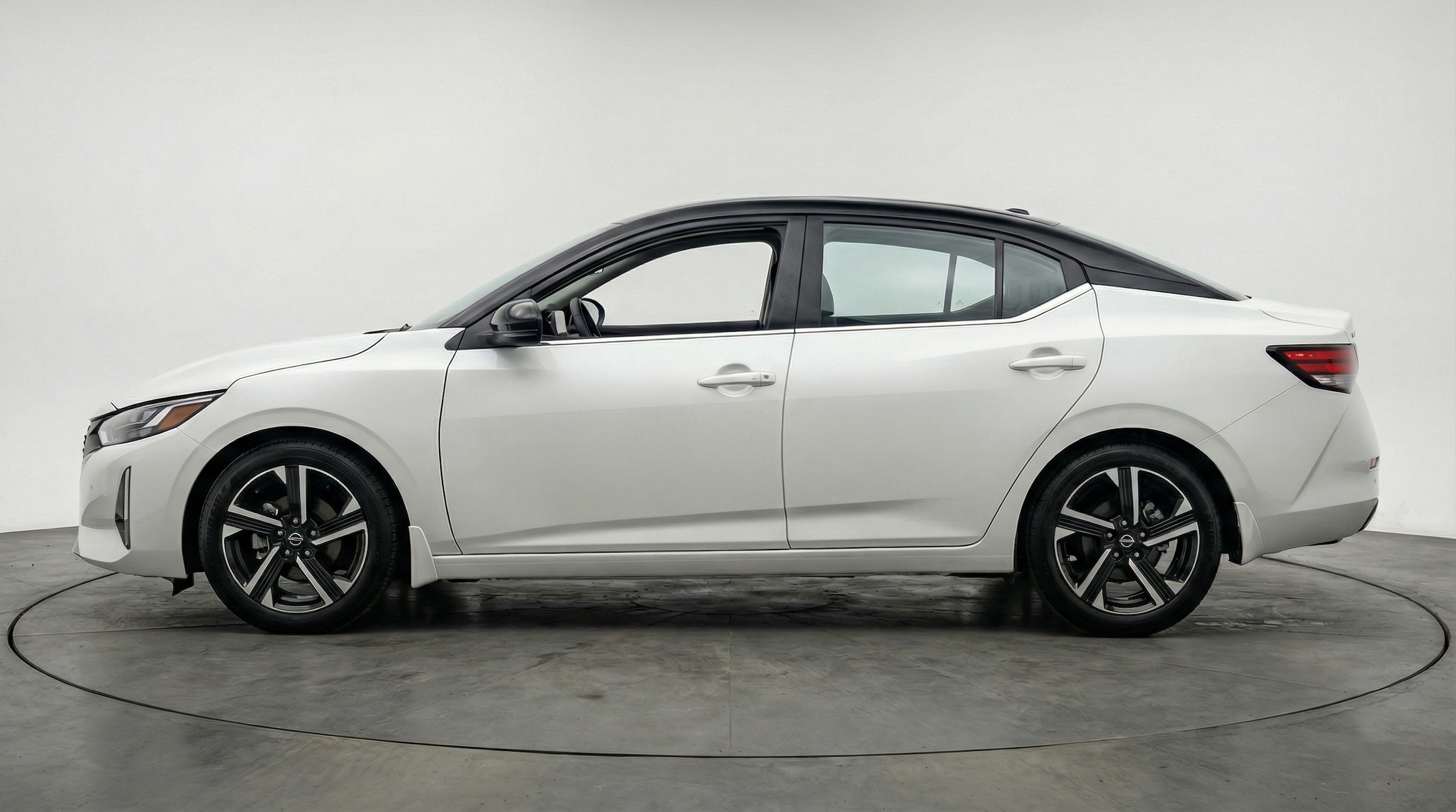 Thumbnail: 2025 Nissan Sentra - 4