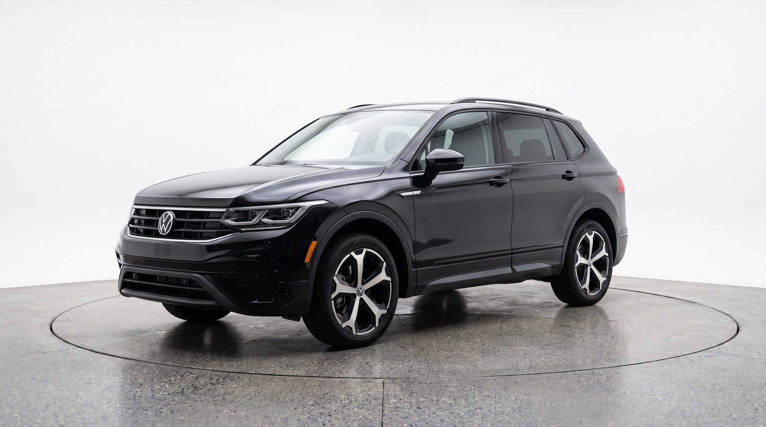Thumbnail: 2026 Volkswagen Tiguan - 3