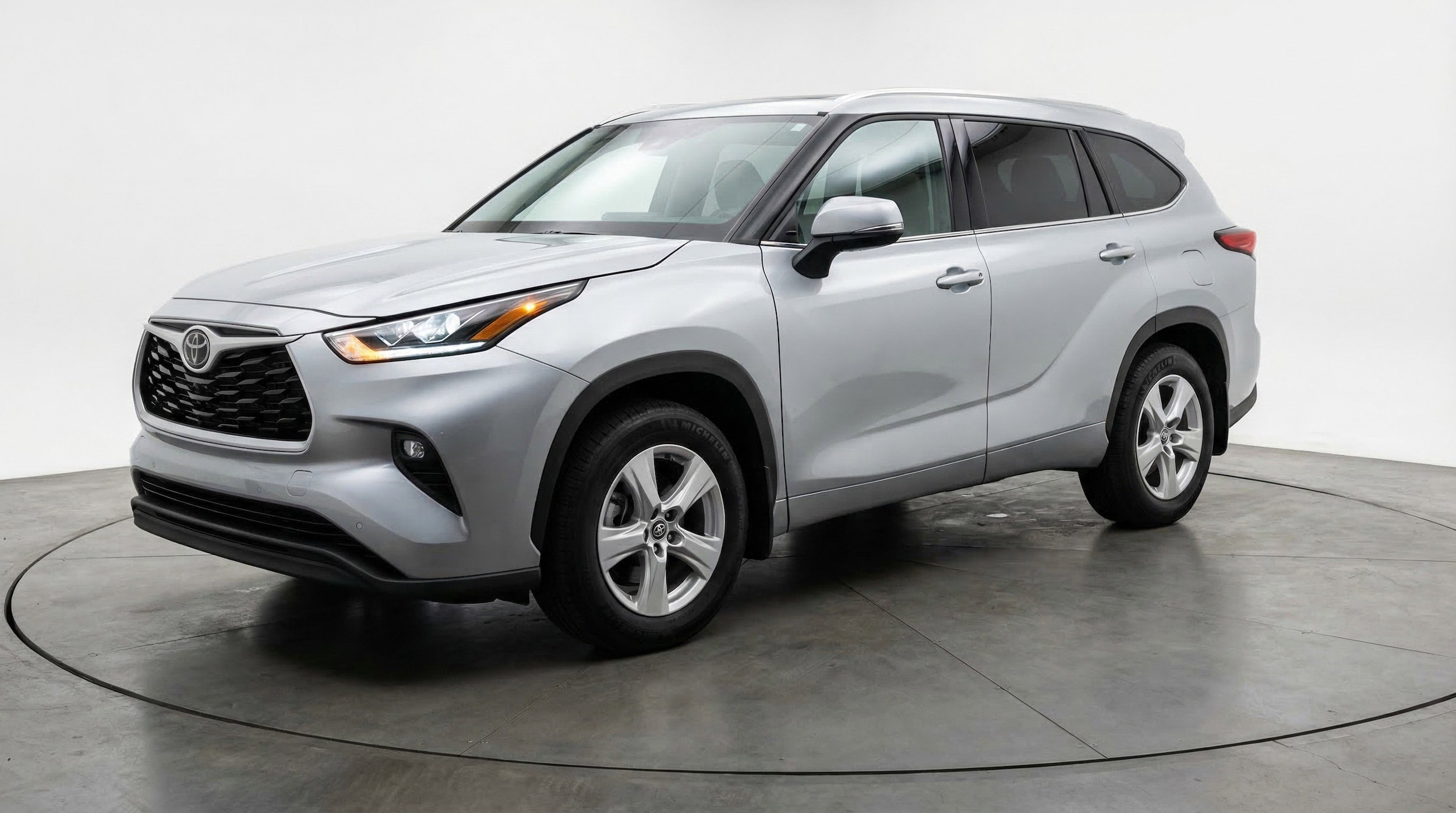 Thumbnail: 2025 Toyota Highlander - 3