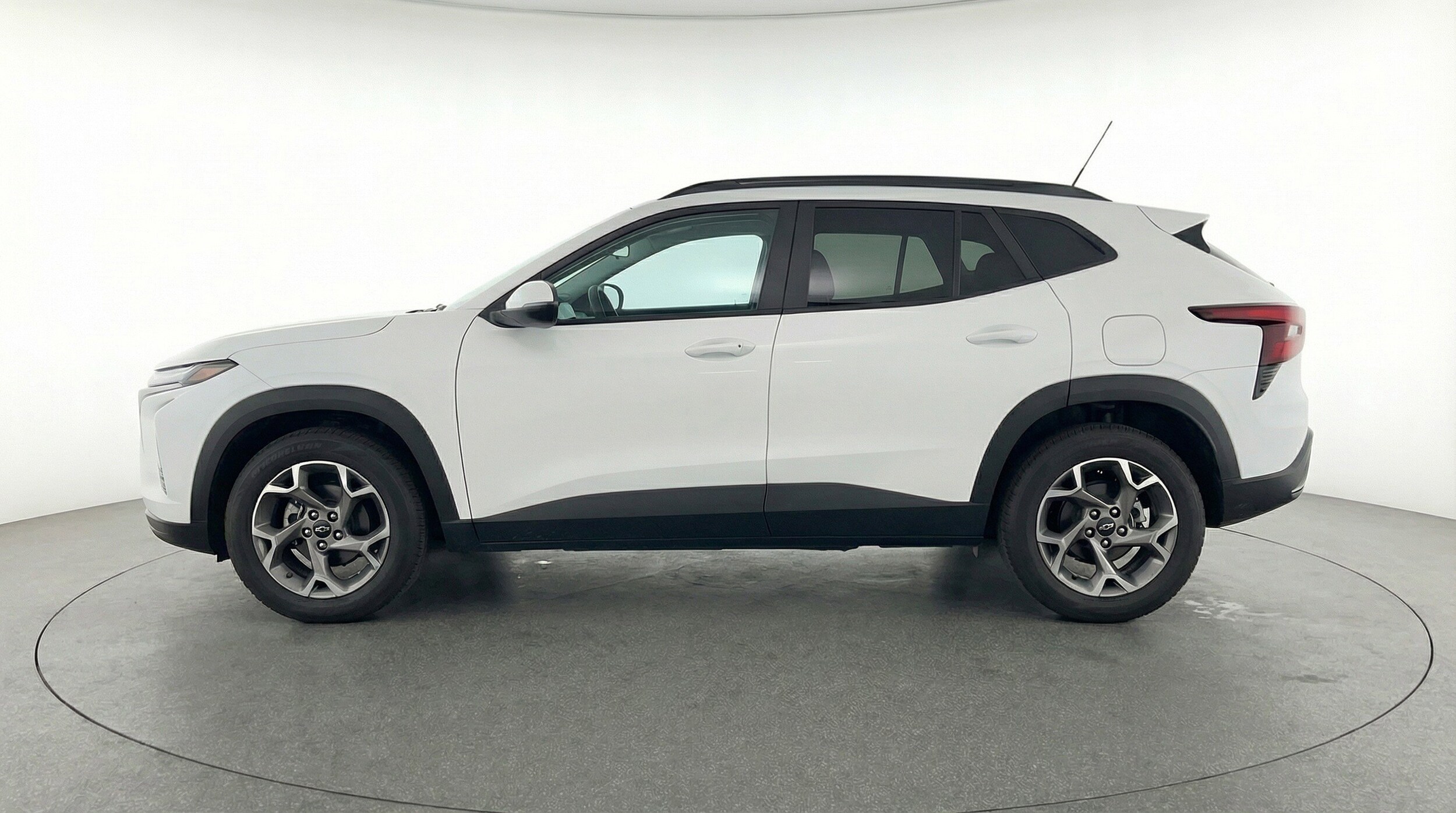Thumbnail: 2025 Chevrolet Trax - 5