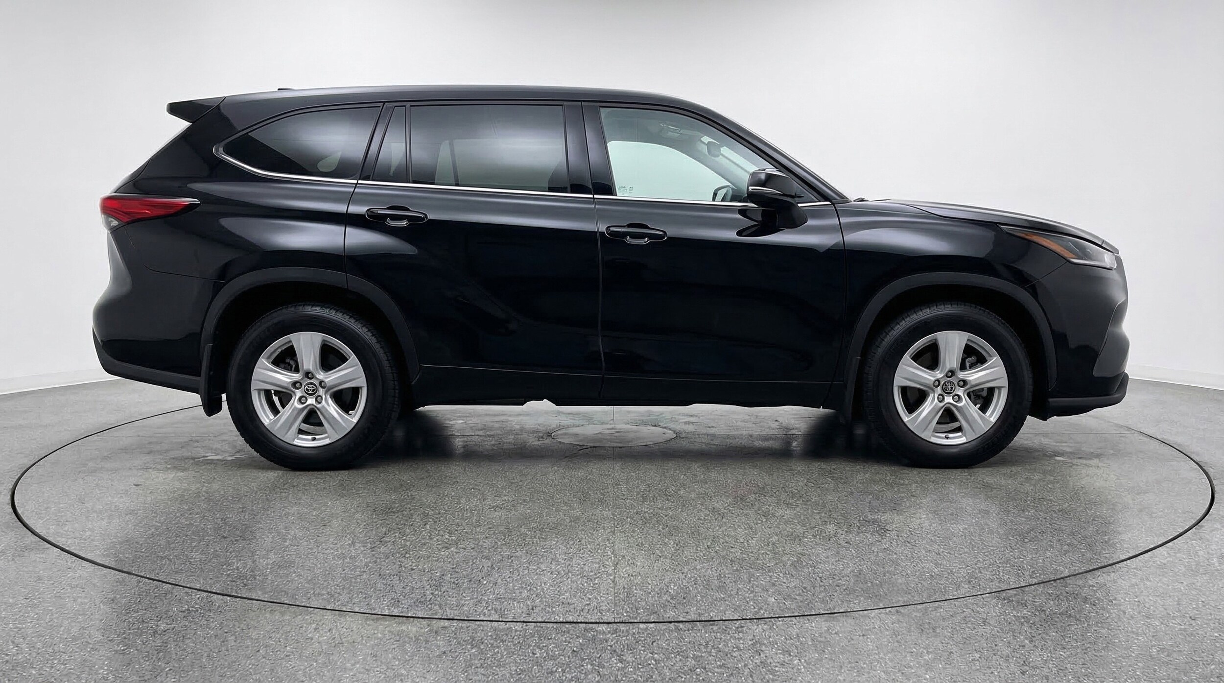 Thumbnail: 2025 Toyota Highlander - 11