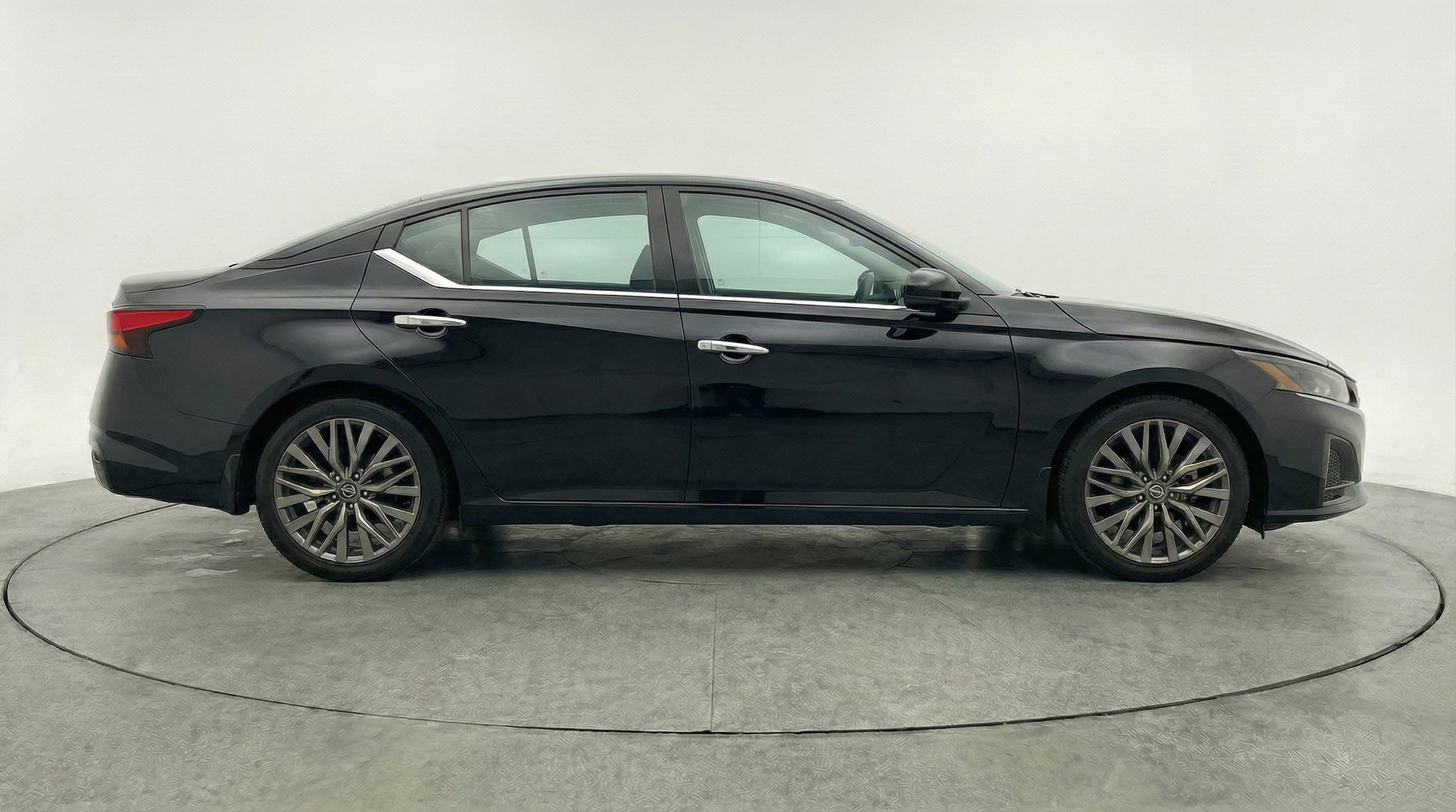 Thumbnail: 2025 Nissan Altima - 8