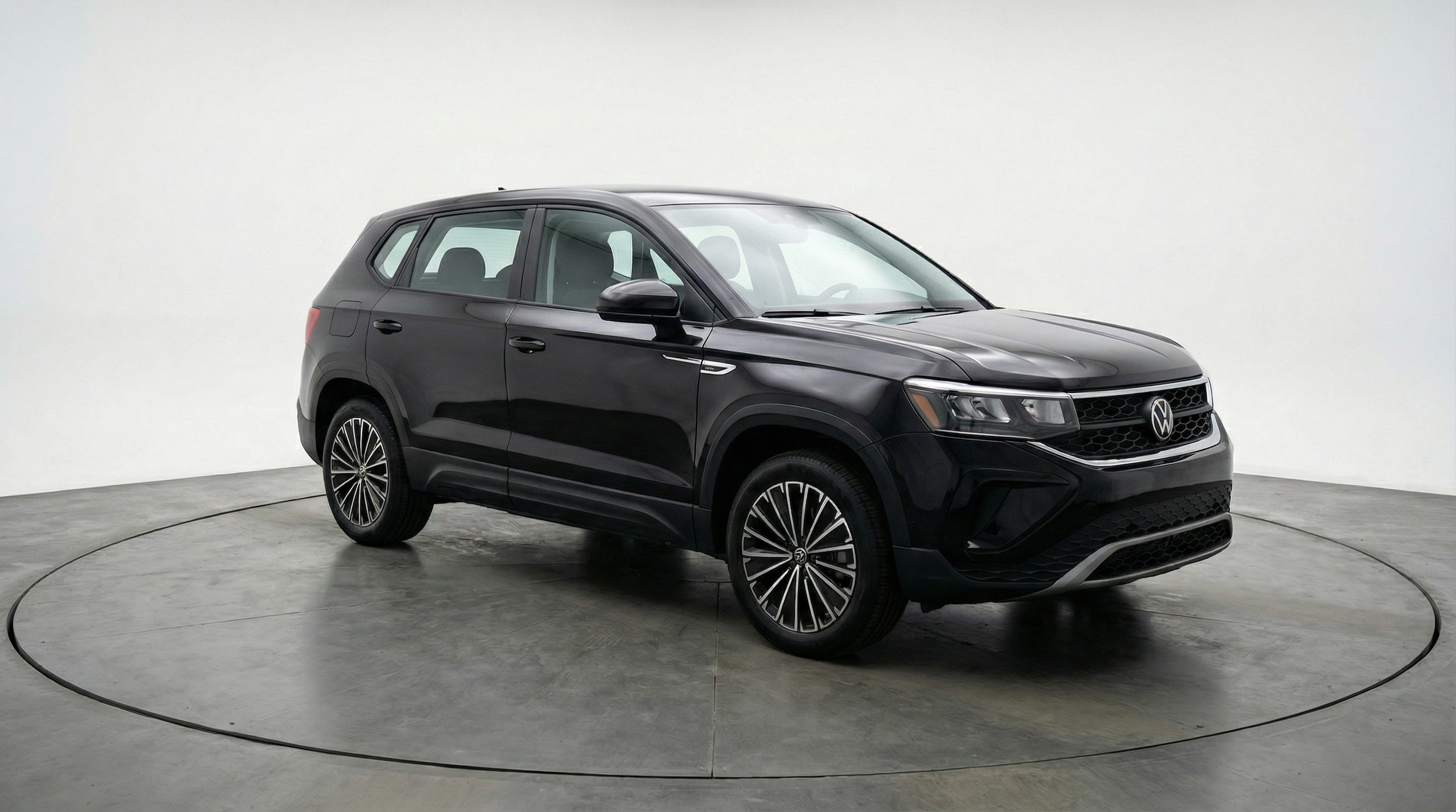 Thumbnail: 2025 Volkswagen Taos - 1