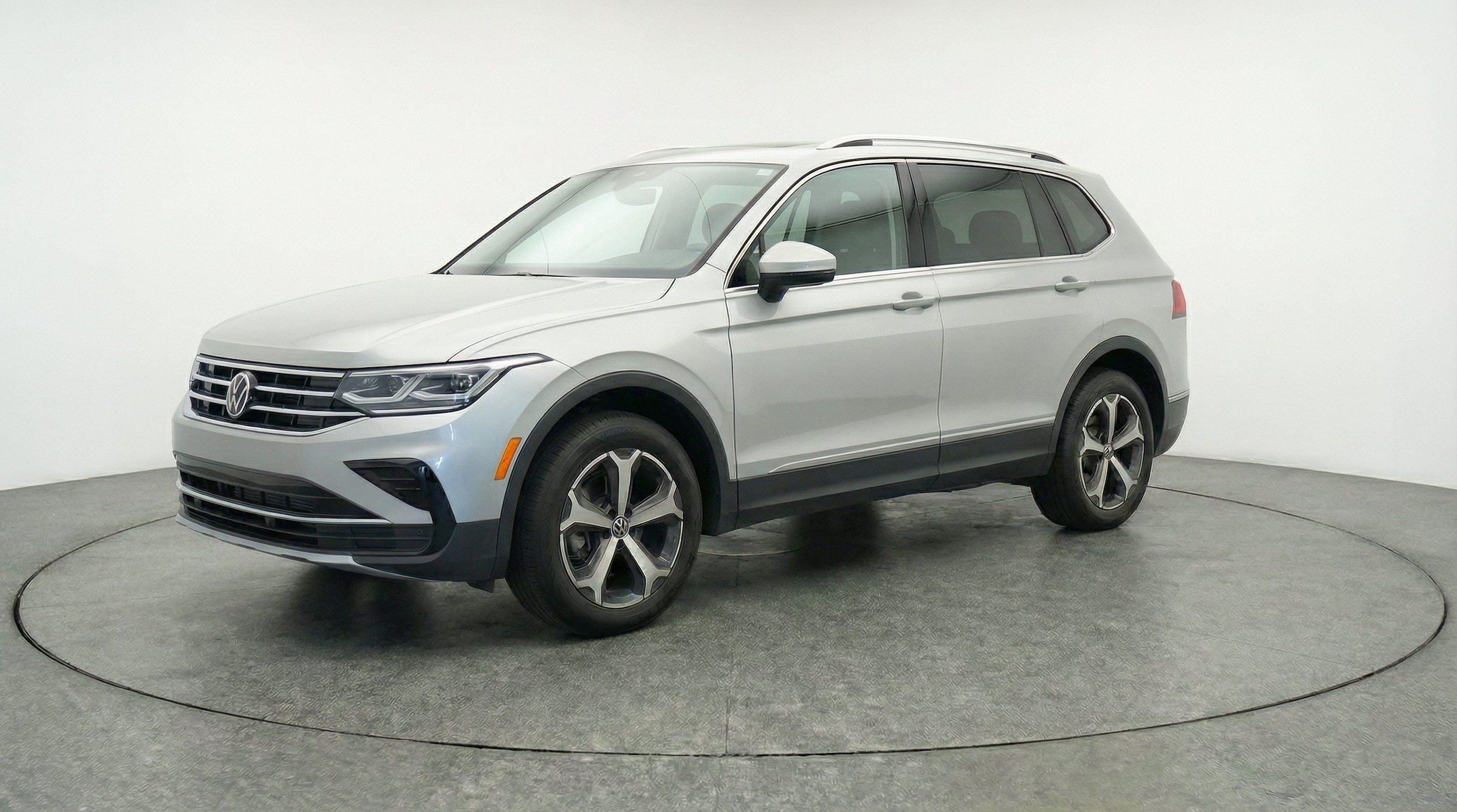 Thumbnail: 2026 Volkswagen Tiguan - 3