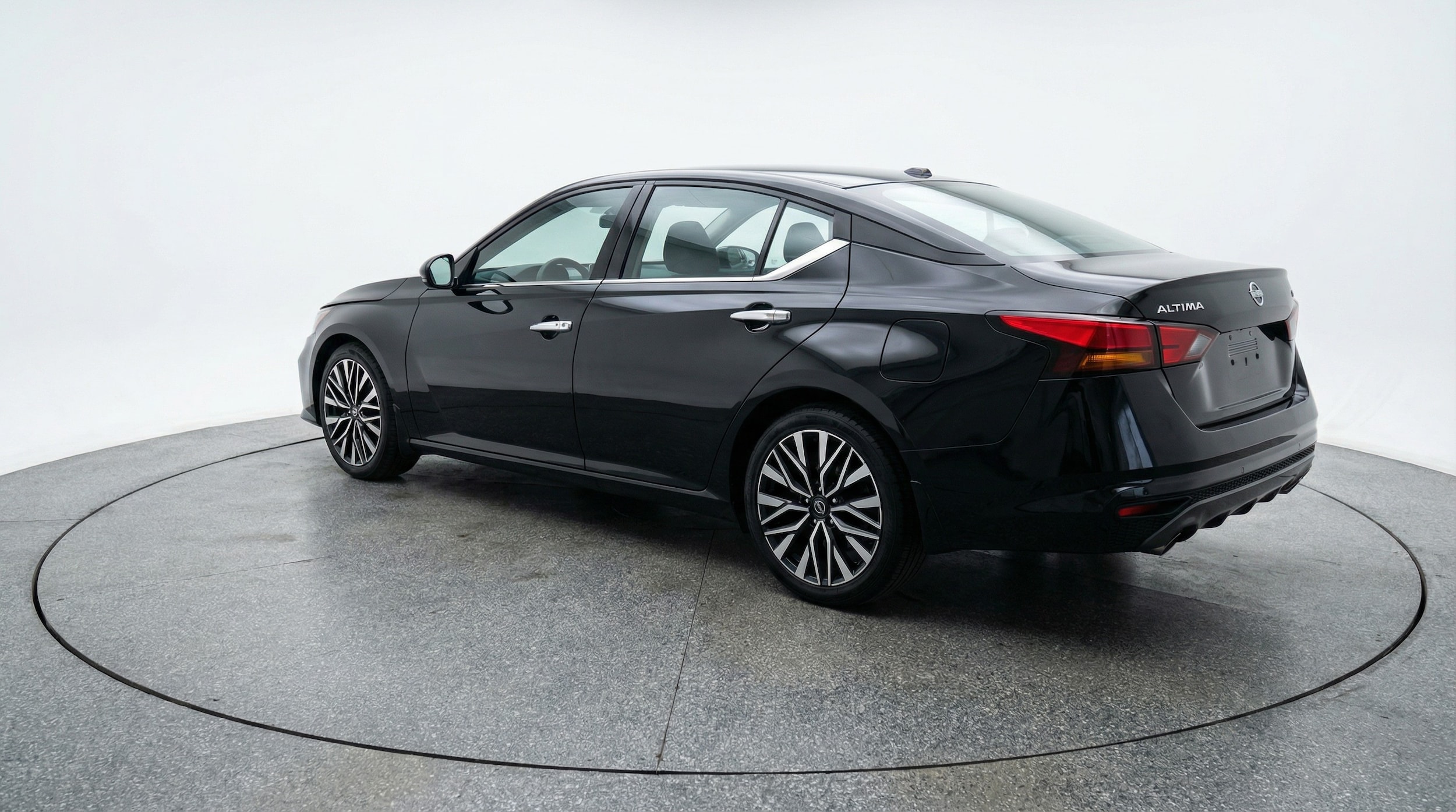 Thumbnail: 2025 Nissan Altima - 5