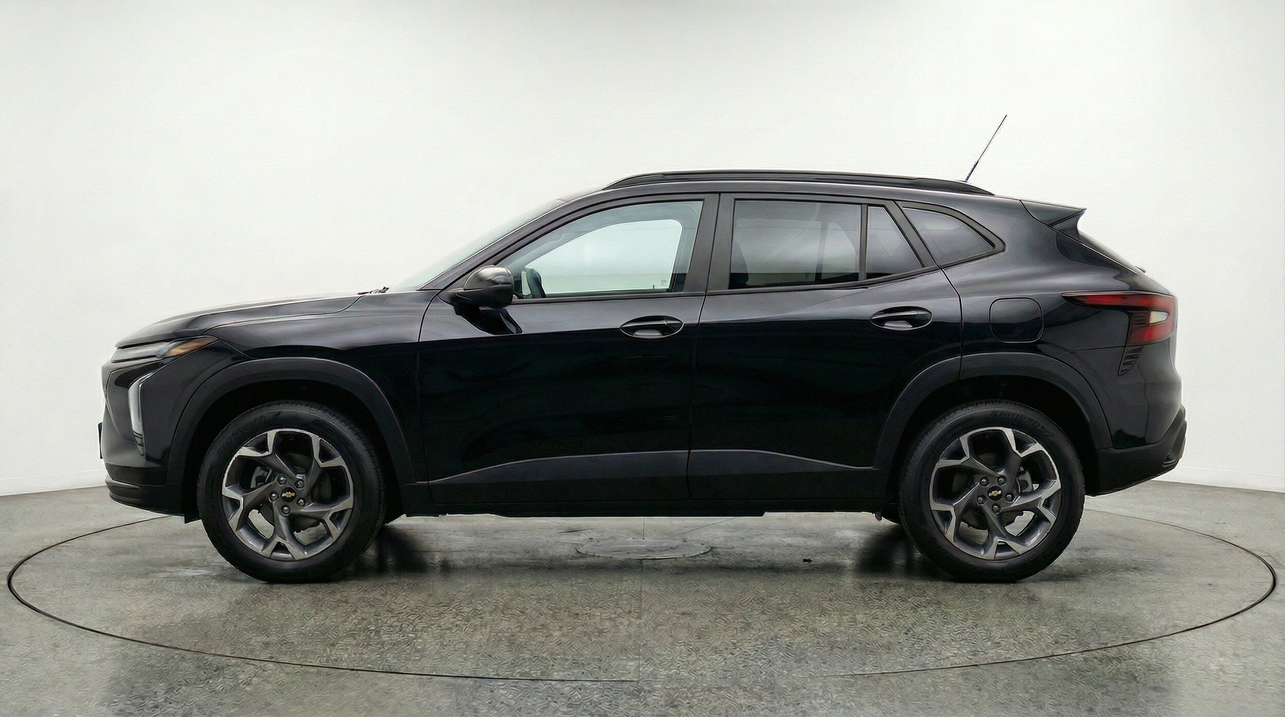 Thumbnail: 2025 Chevrolet Trax - 5