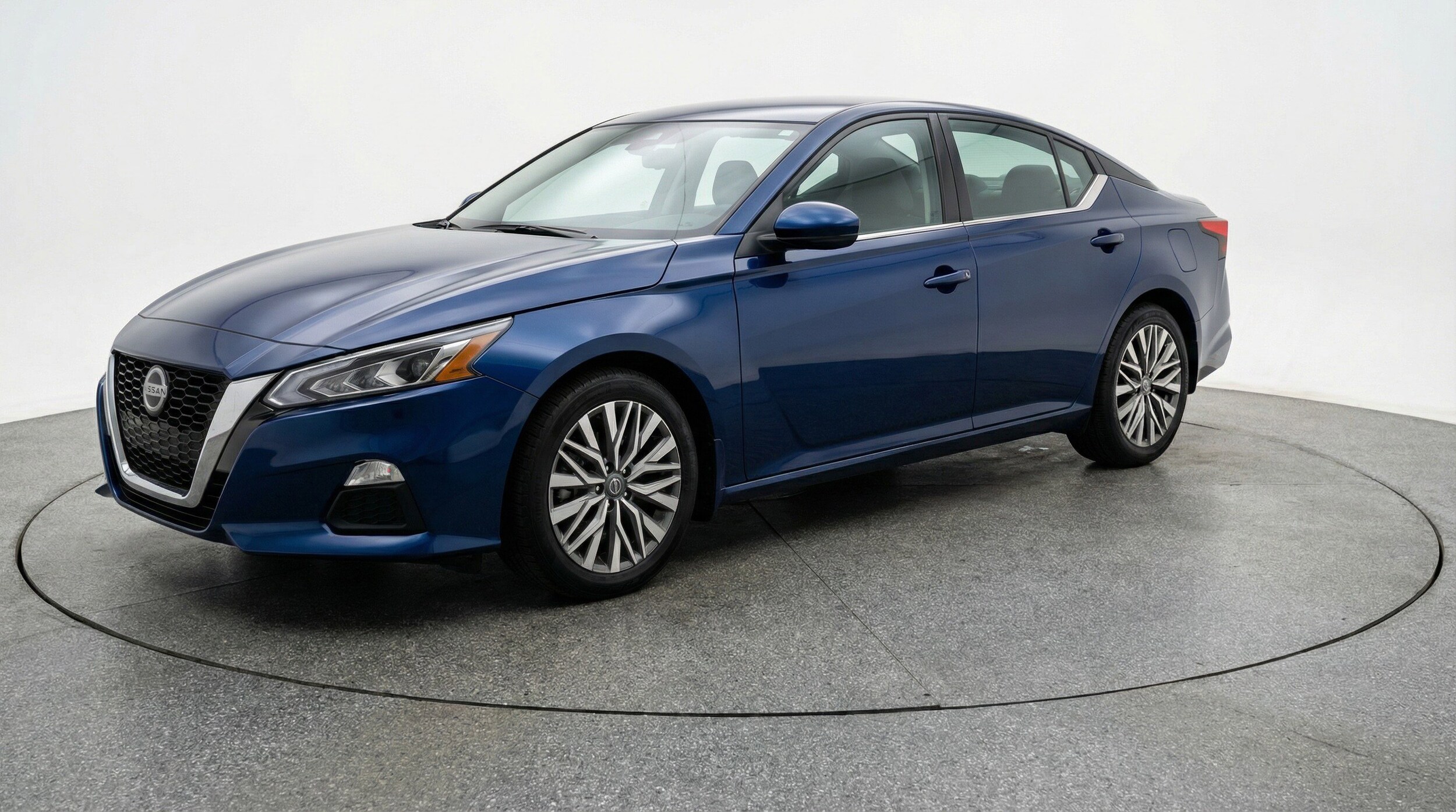 Thumbnail: 2025 Nissan Altima - 3