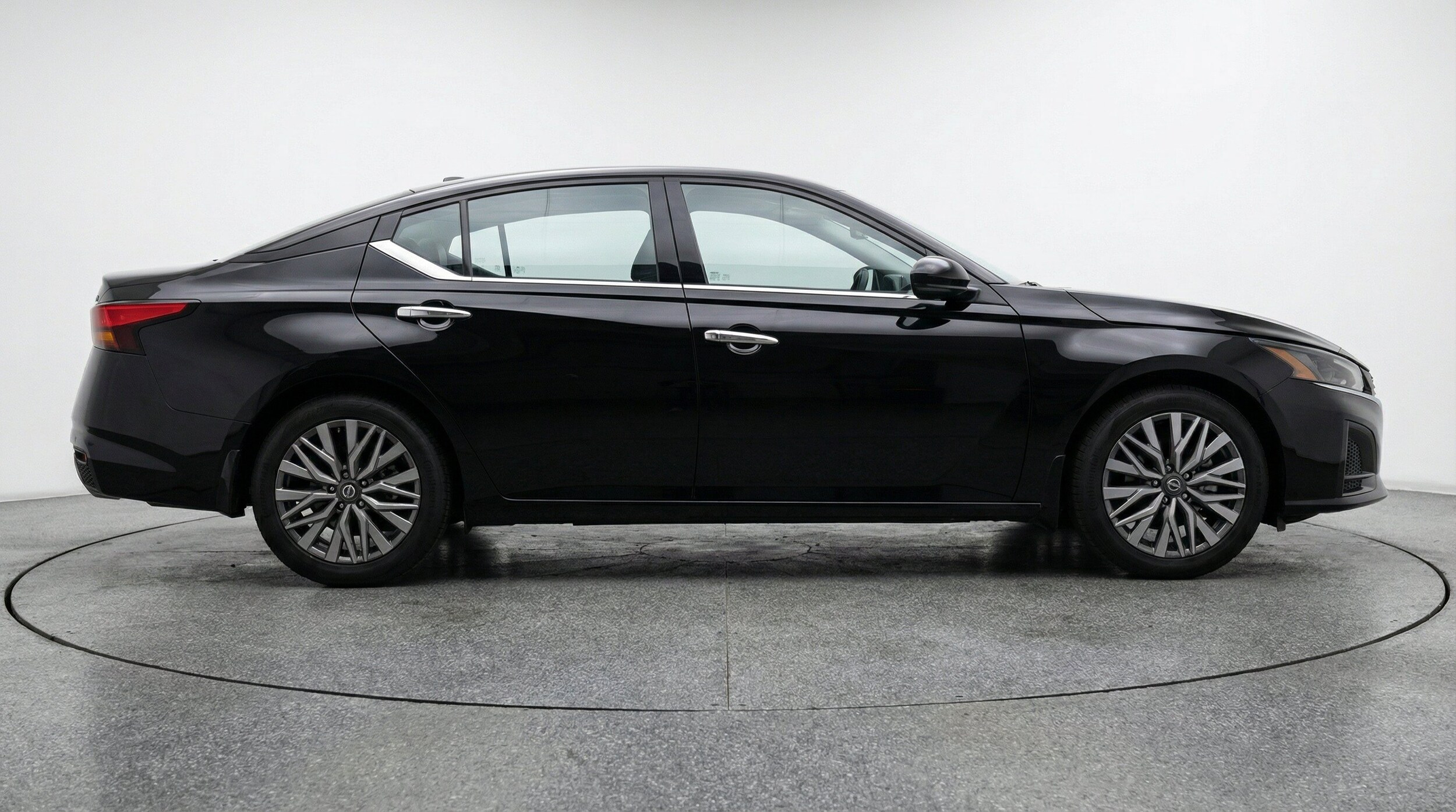 Thumbnail: 2025 Nissan Altima - 11