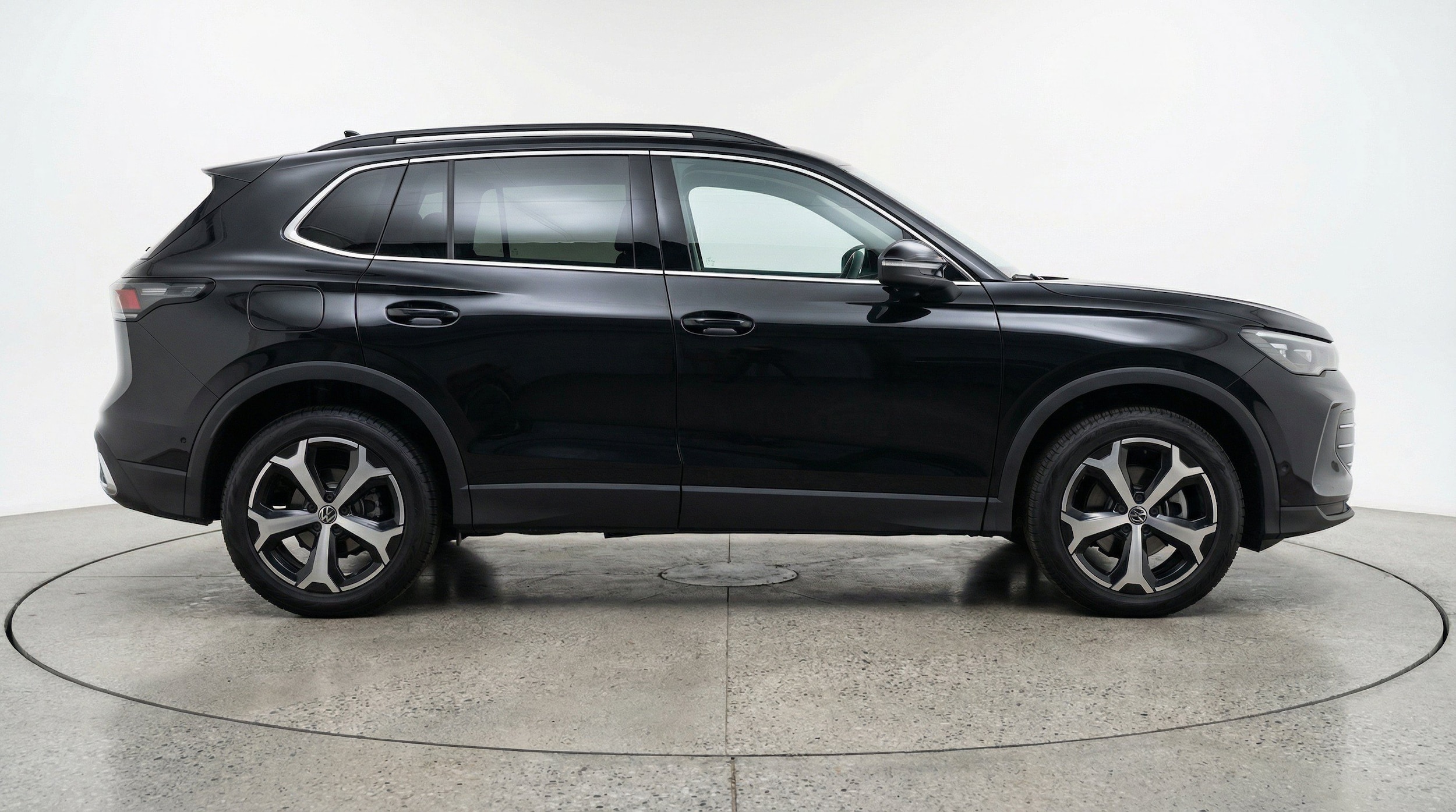 Thumbnail: 2026 Volkswagen Tiguan - 11
