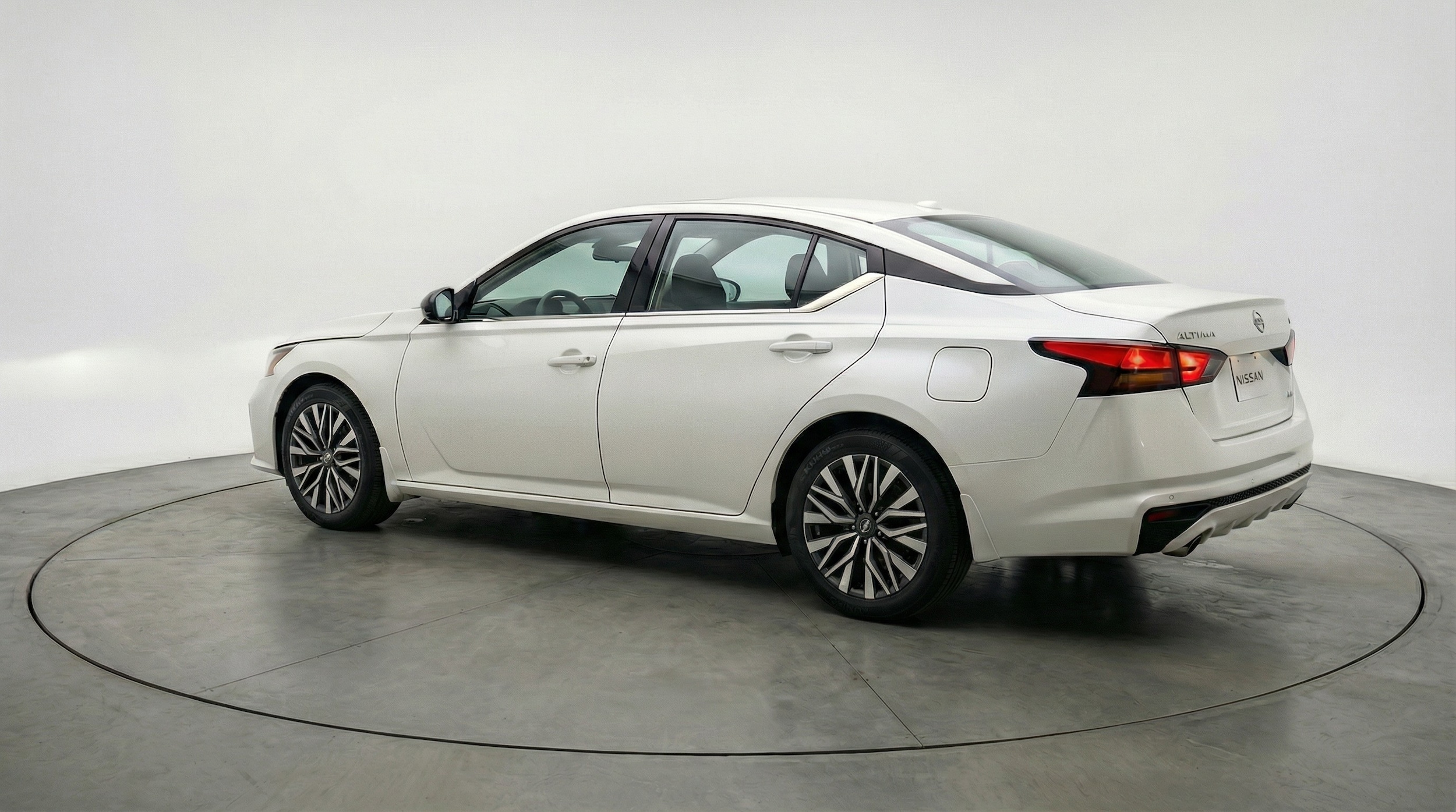 Thumbnail: 2025 Nissan Altima - 5