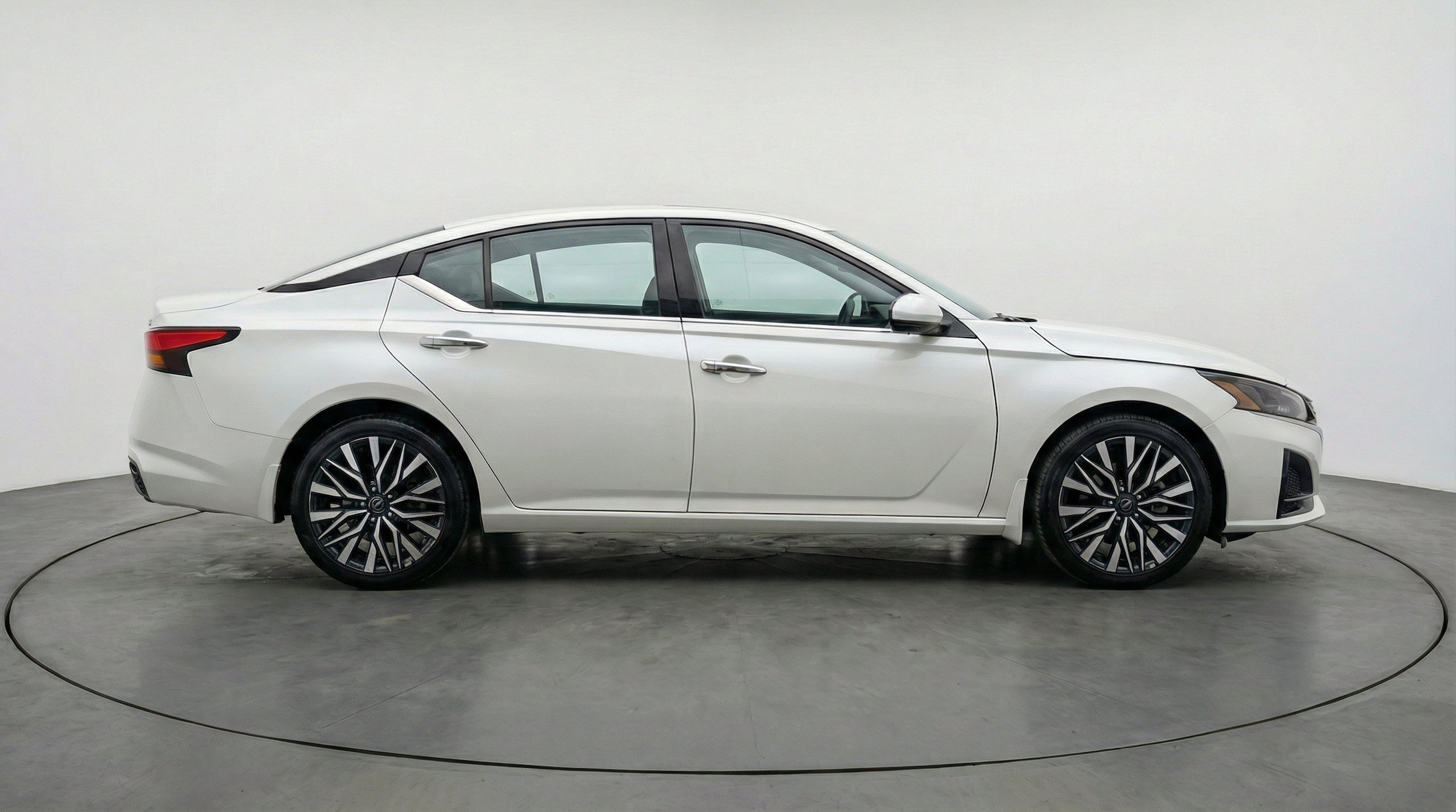 Thumbnail: 2025 Nissan Altima - 10