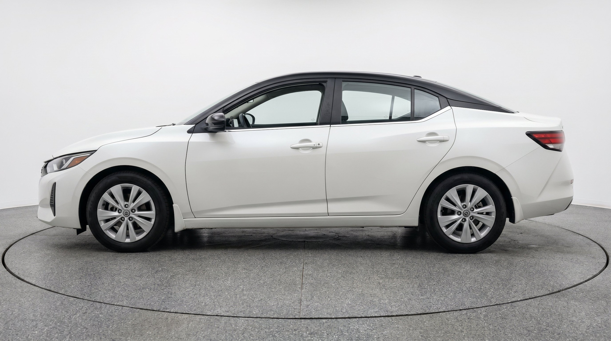 Thumbnail: 2025 Nissan Sentra - 5