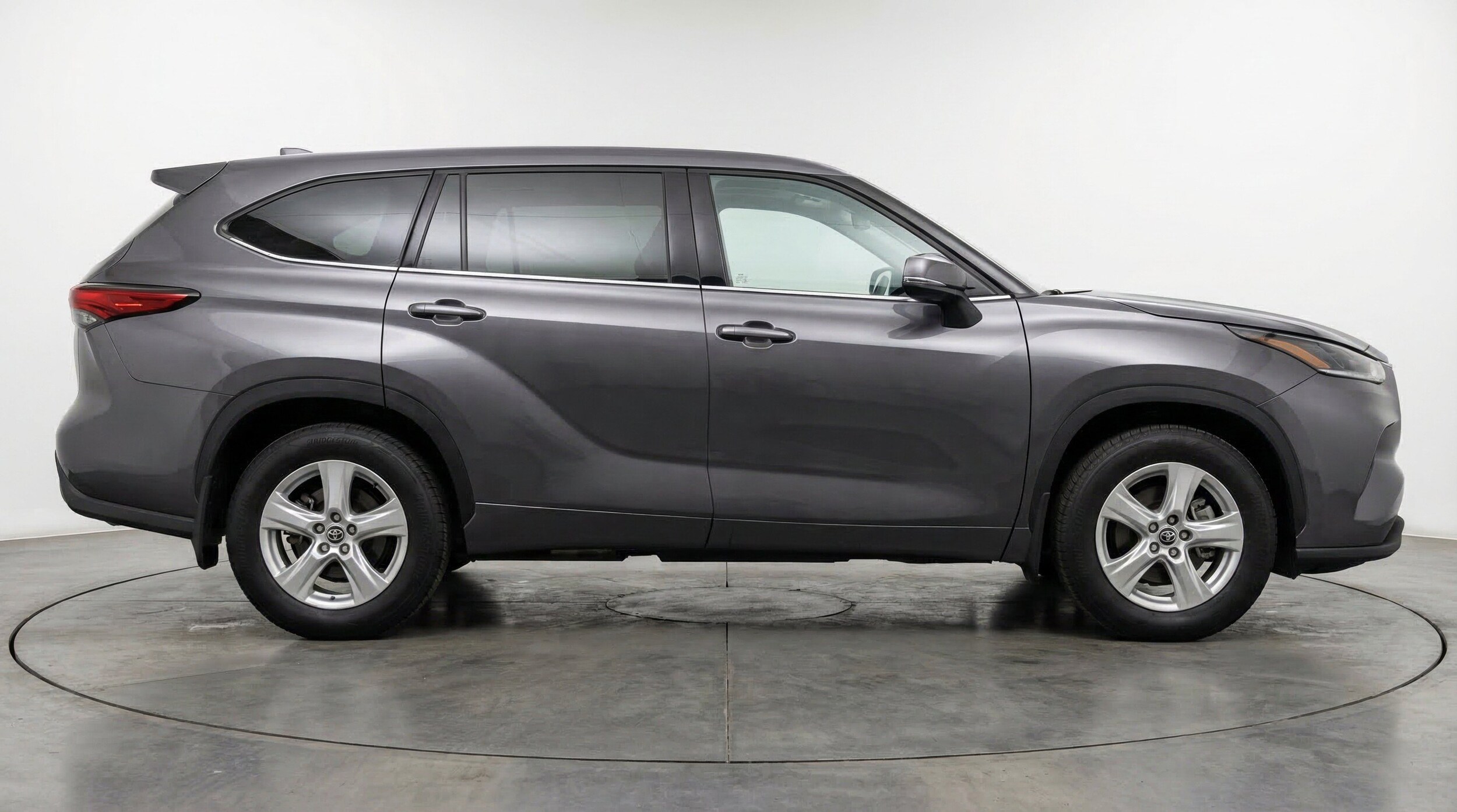 Thumbnail: 2025 Toyota Highlander - 11