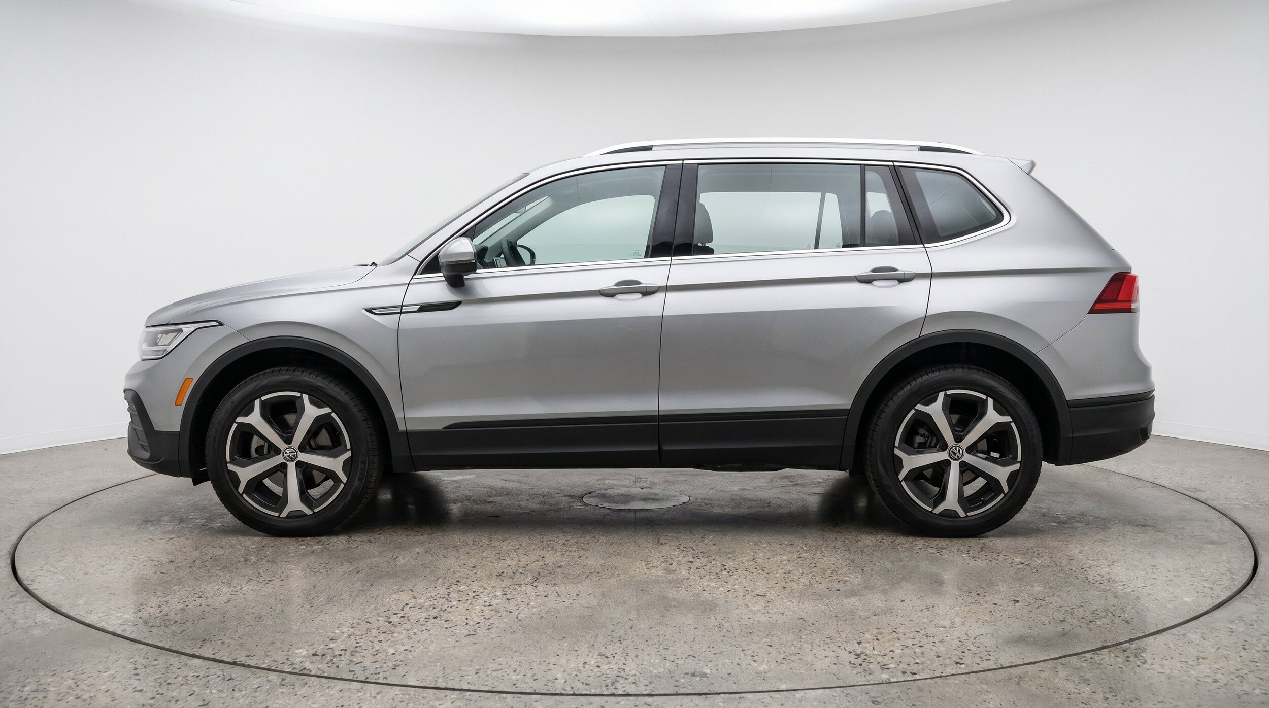 Thumbnail: 2026 Volkswagen Tiguan - 5