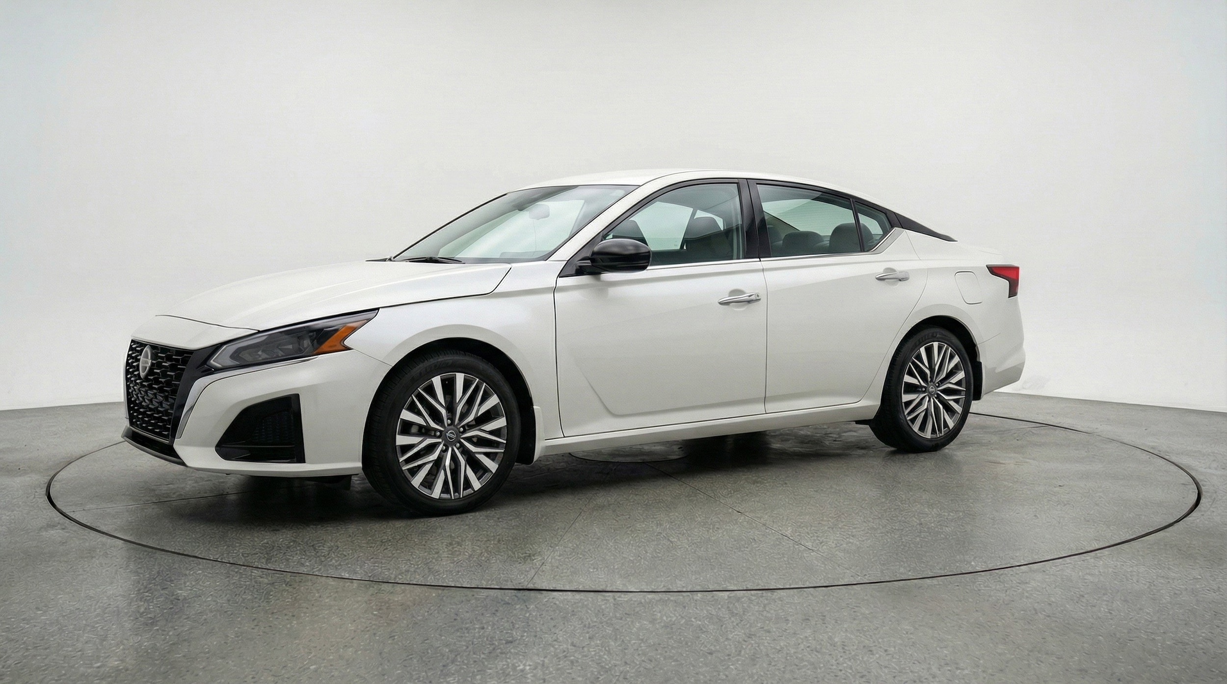 Thumbnail: 2025 Nissan Altima - 3