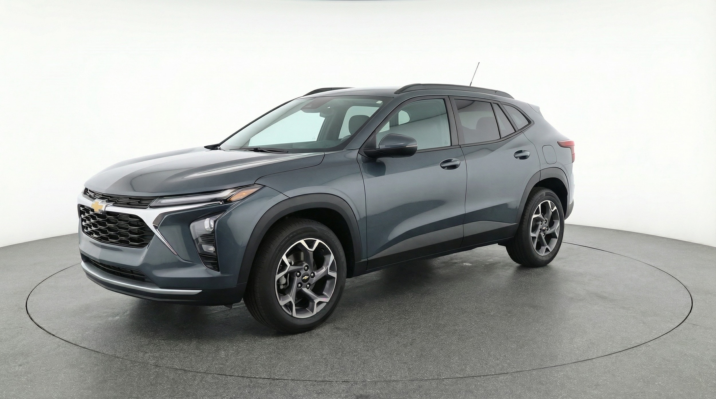 Thumbnail: 2025 Chevrolet Trax - 3