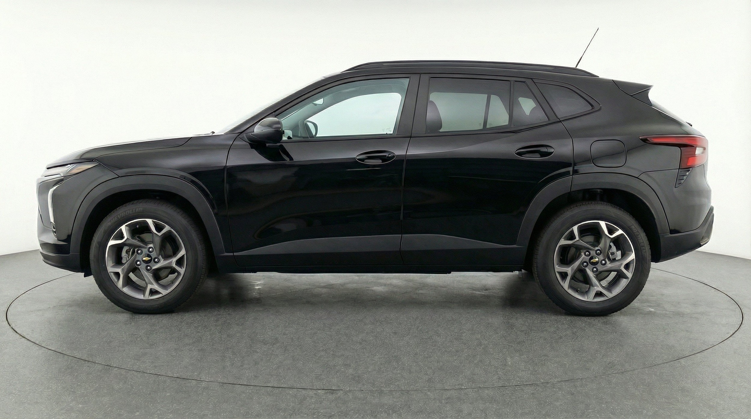Thumbnail: 2025 Chevrolet Trax - 5