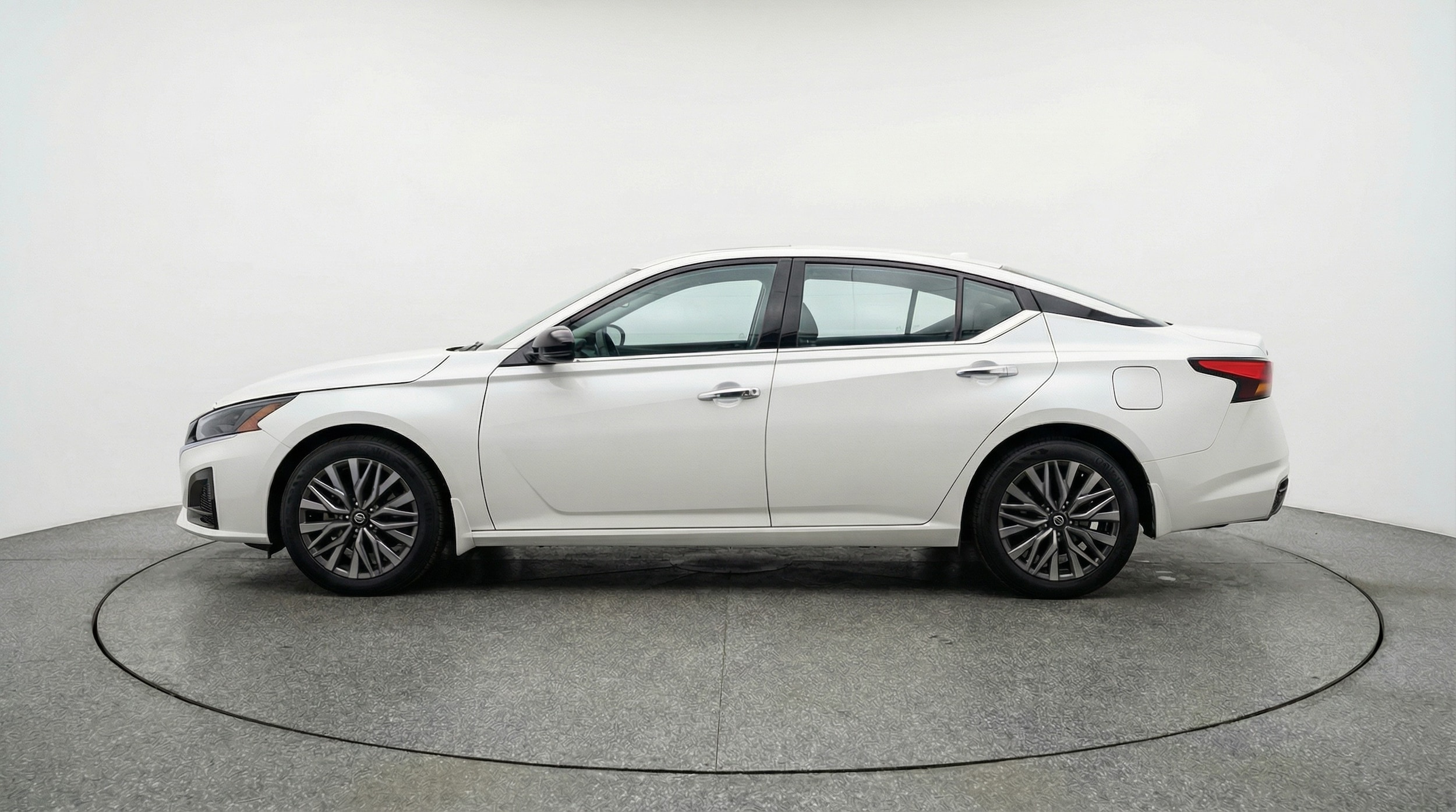 Thumbnail: 2025 Nissan Altima - 4