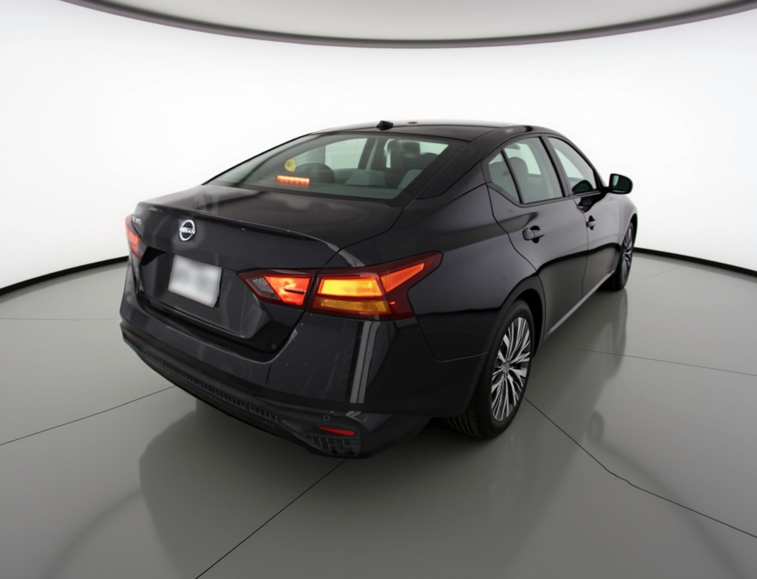 Thumbnail: 2025 Nissan Altima - 9