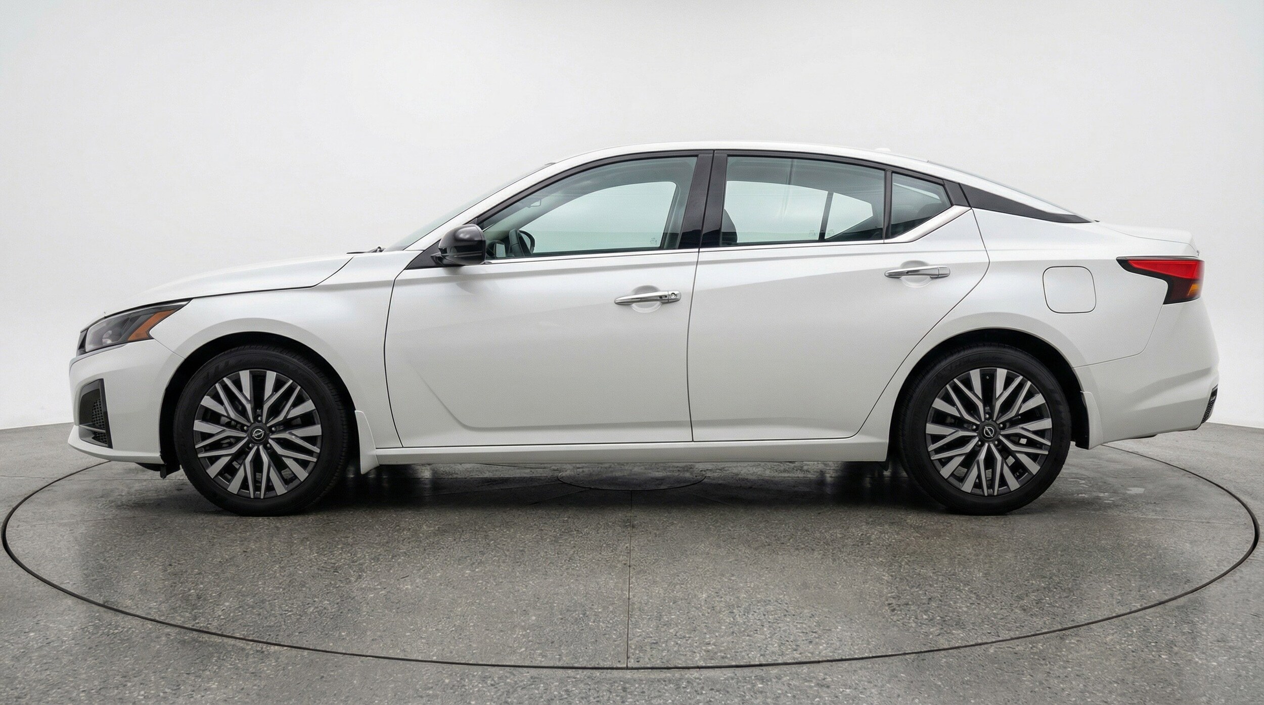 Thumbnail: 2025 Nissan Altima - 5